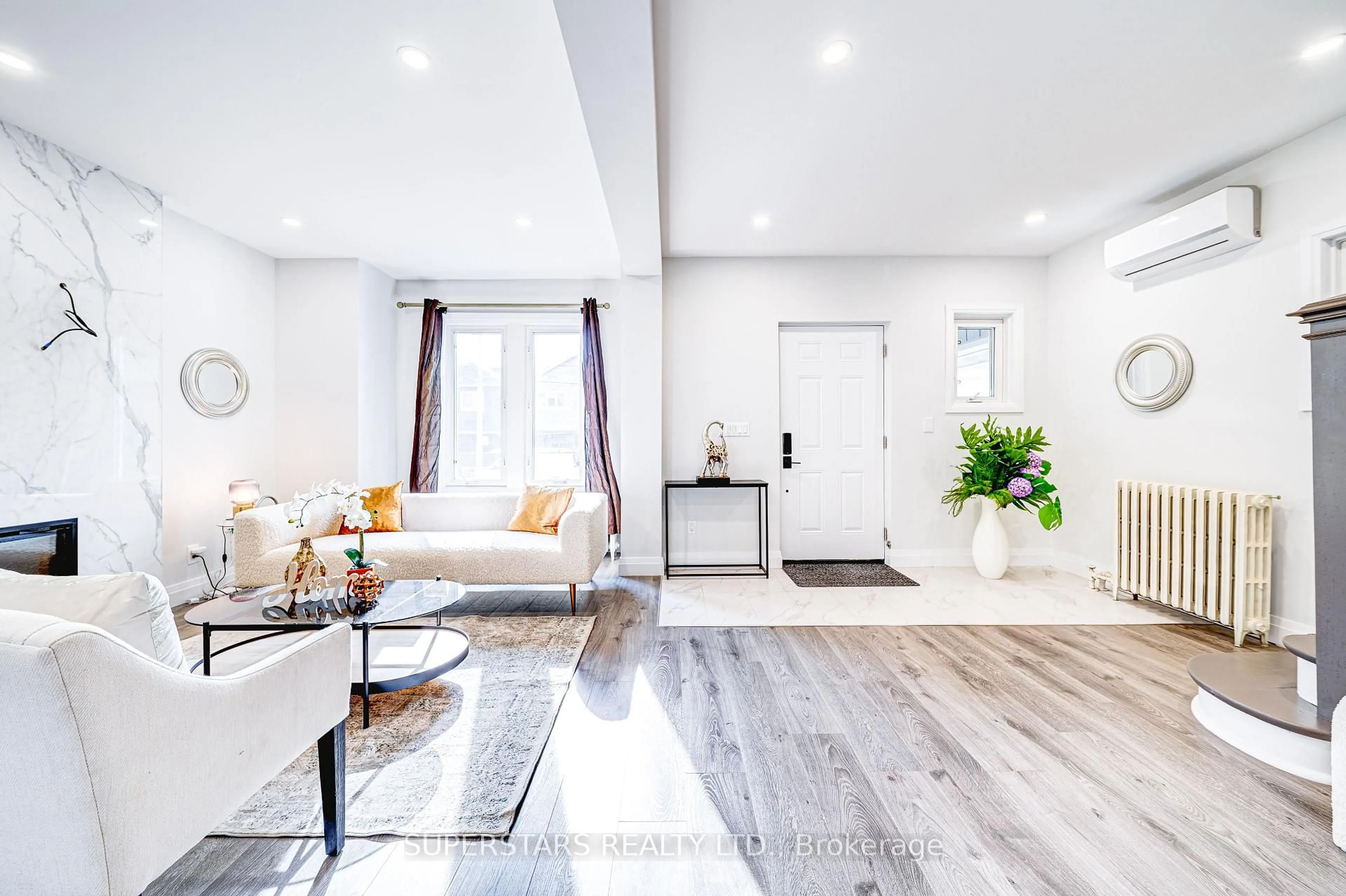 Living room with furniture, unknown for 179 Oakwood Ave, Toronto Ontario M6E 2V1