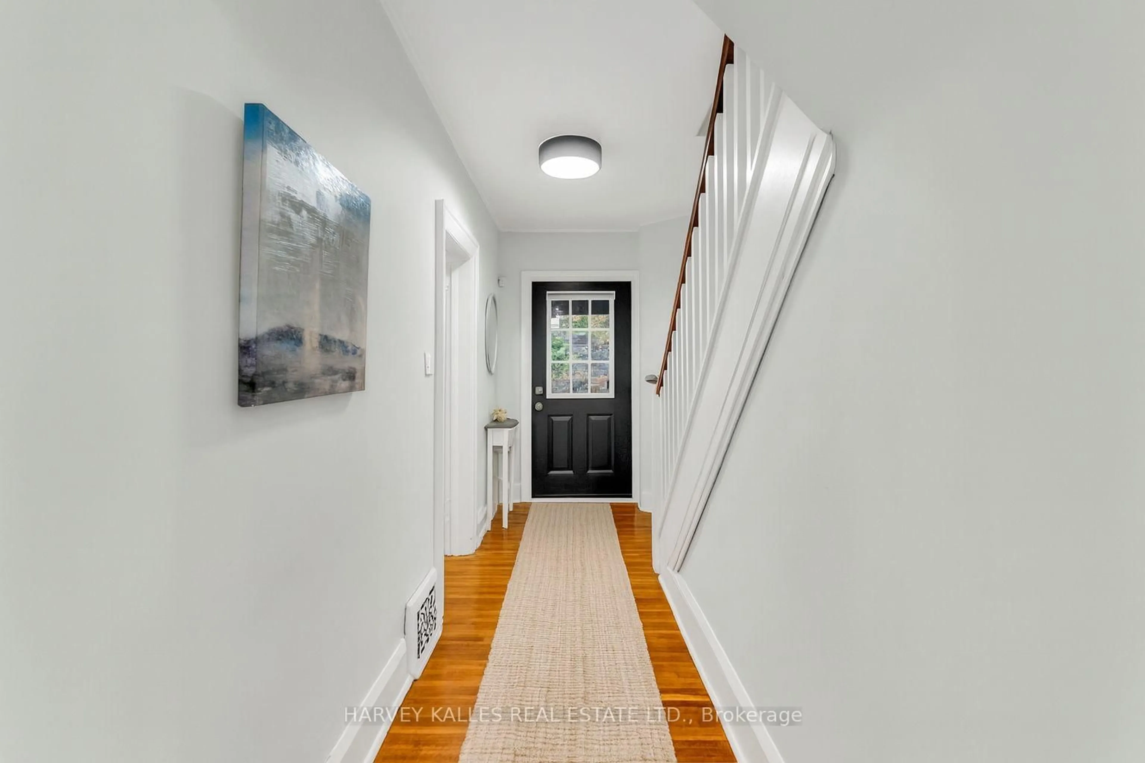 Indoor entryway for 89 Lawrence Ave, Toronto Ontario M5M 1A7