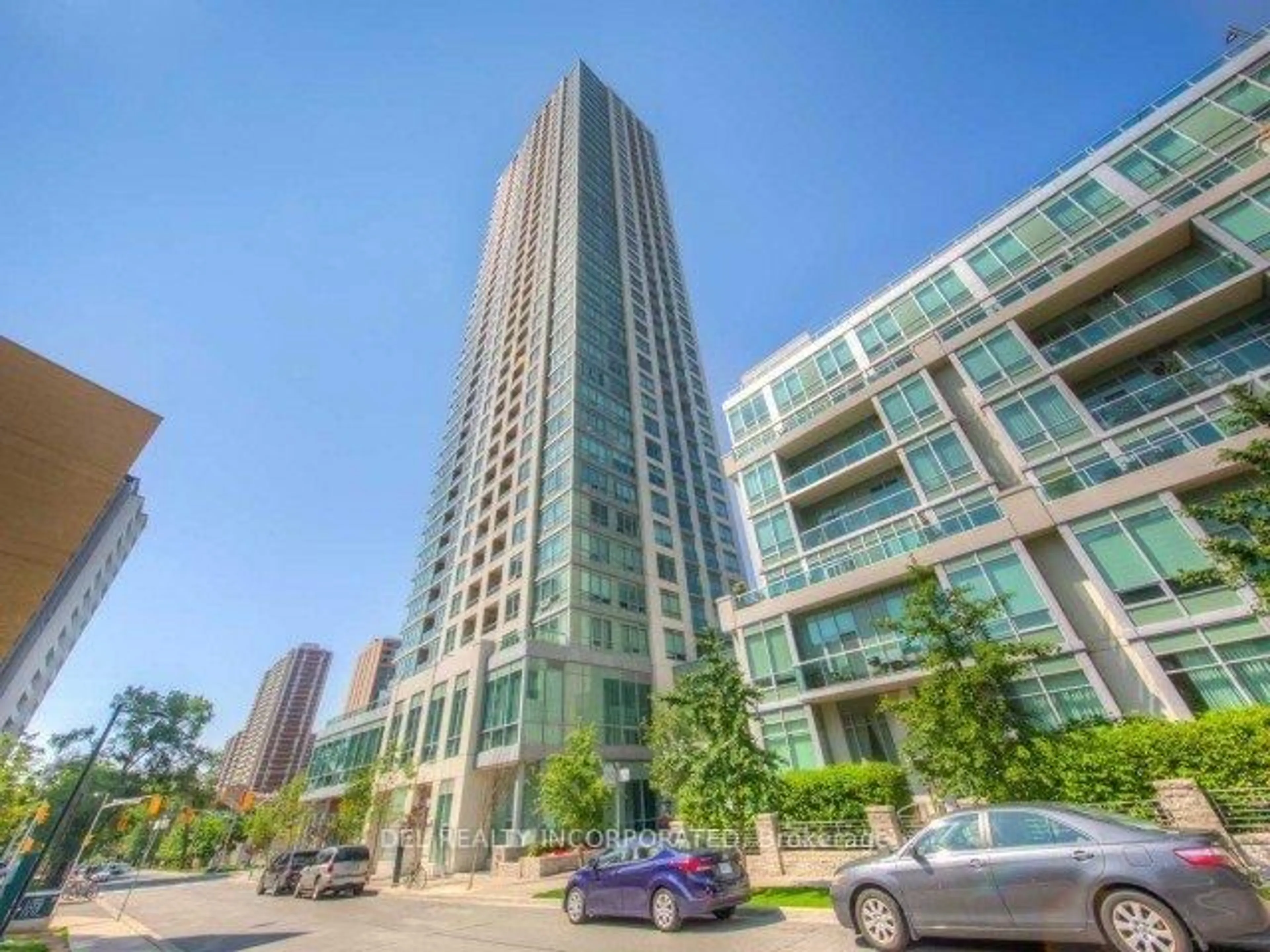 Indoor foyer for 120 Homewood Ave #2207, Toronto Ontario M4Y 2J3