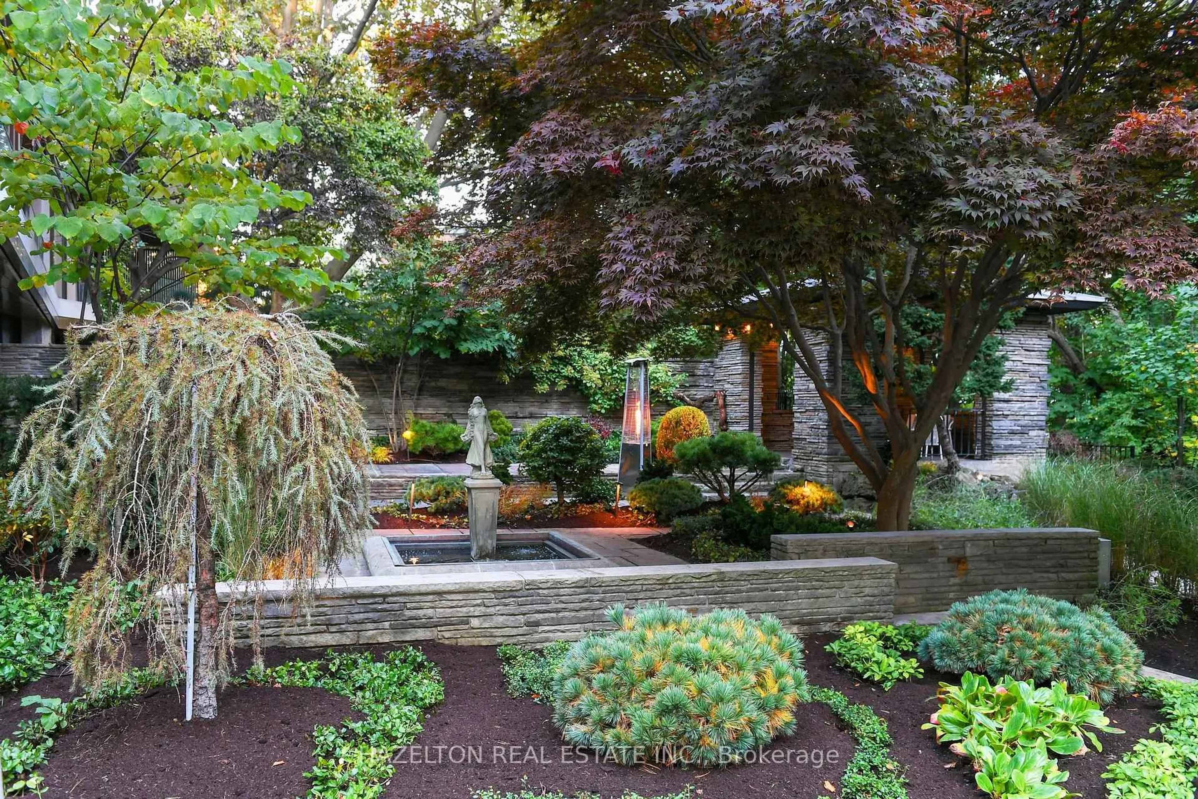 Patio, street for 7 Dale Ave #PH3, Toronto Ontario M4W 1K2