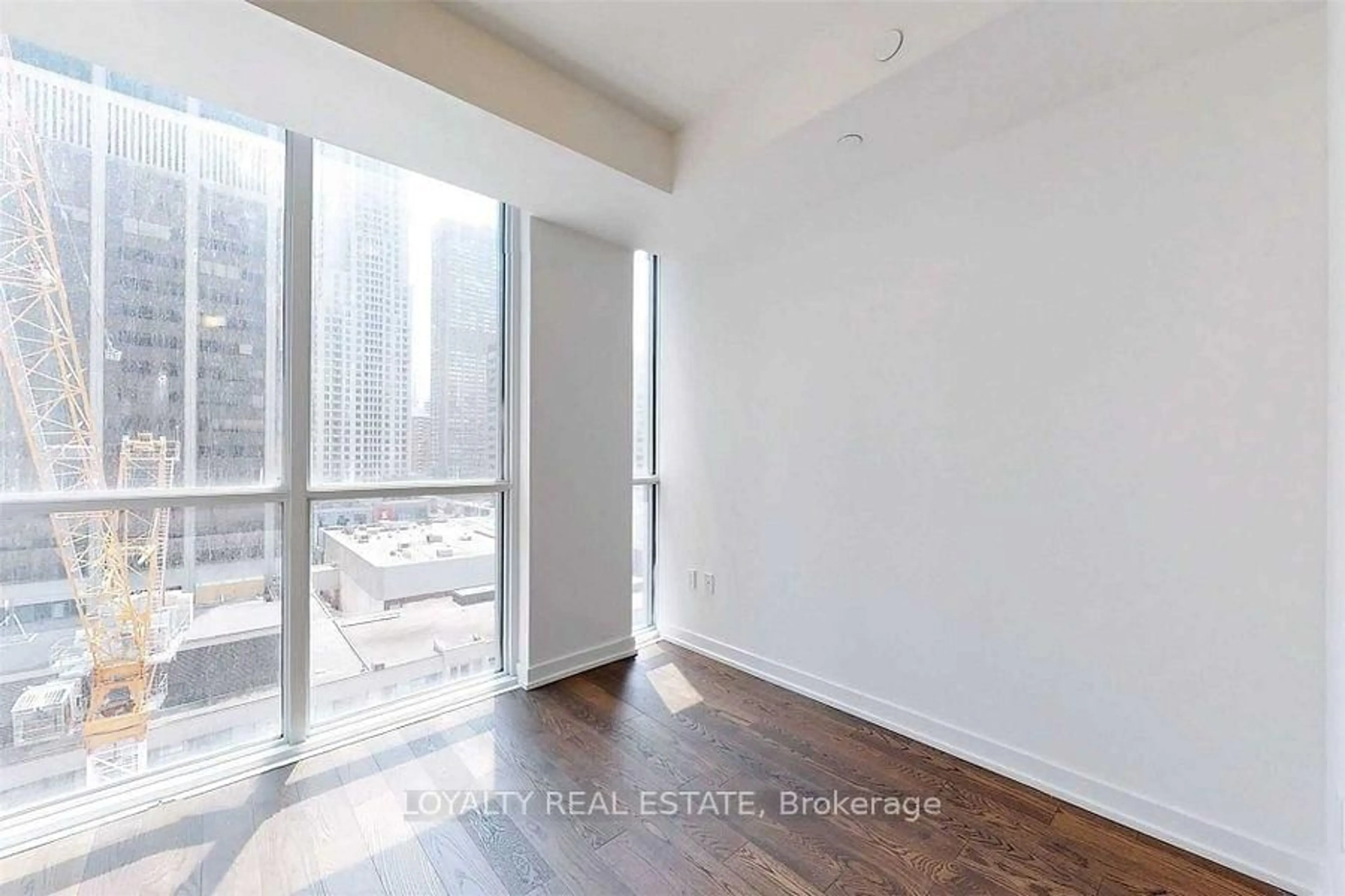 A pic of a room for 1 Yorkville Ave #801, Toronto Ontario M4W 0B1
