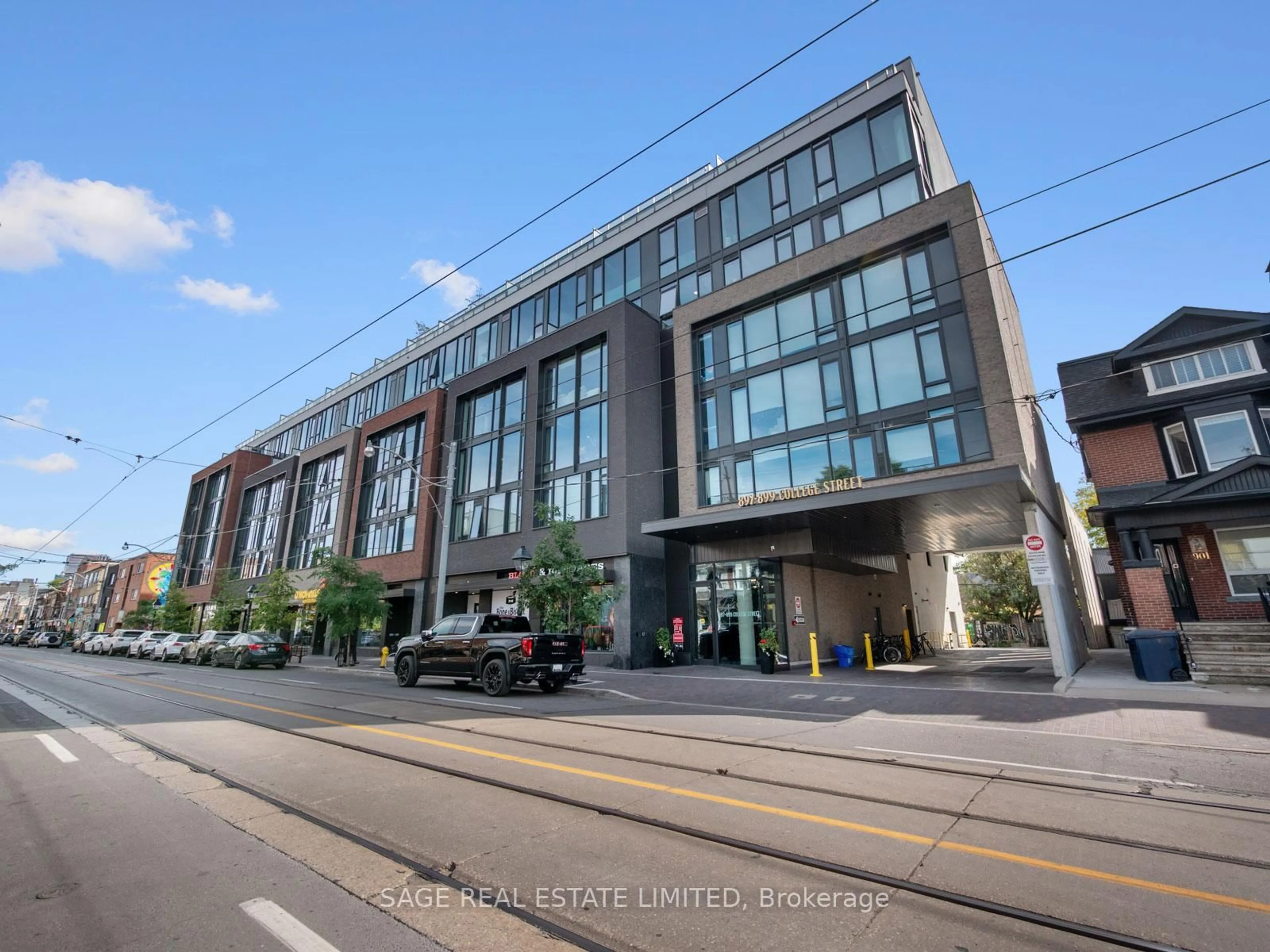 Unknown for 899 College St #PH 621, Toronto Ontario M6H 3P7