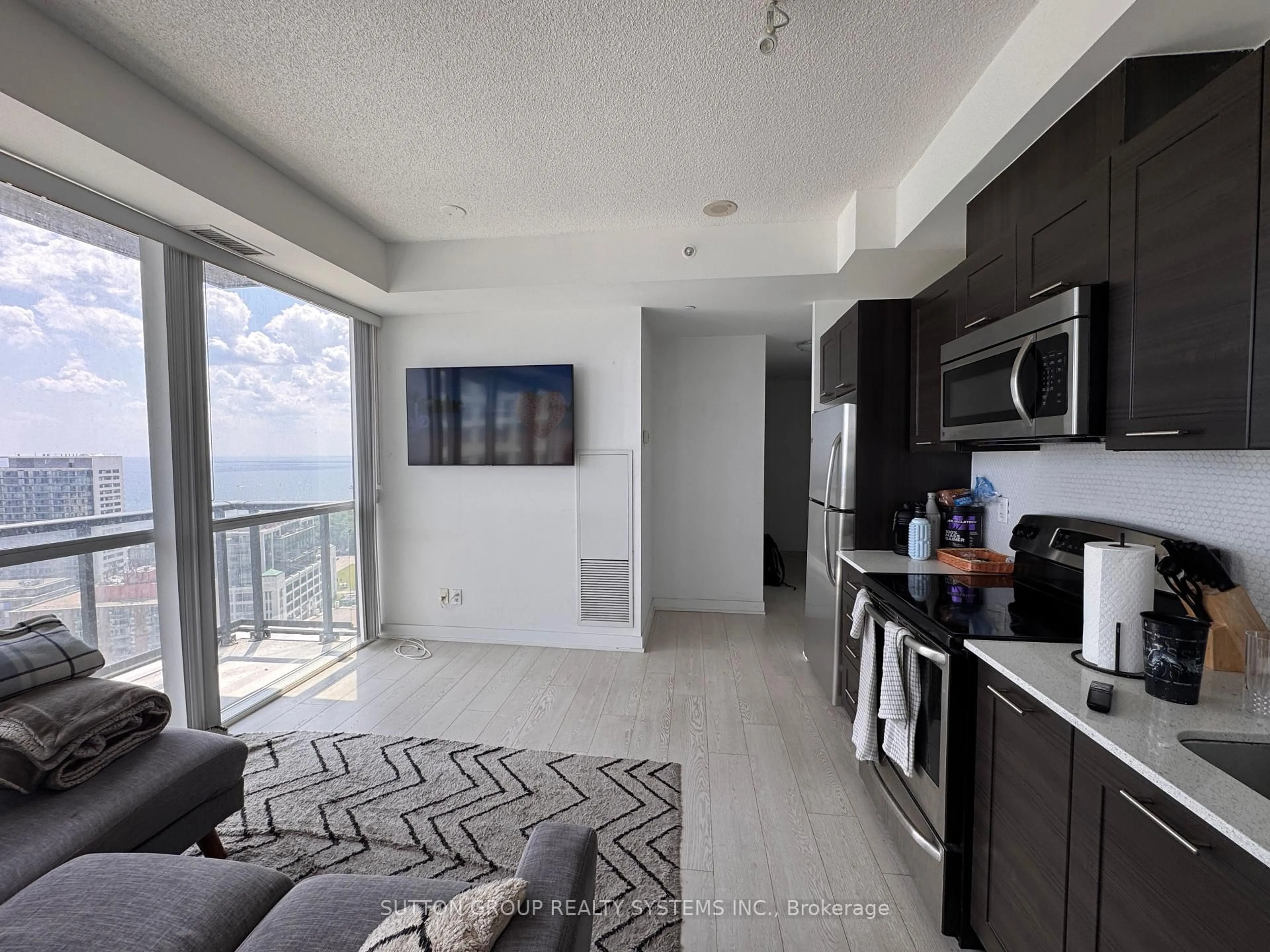 Open concept kitchen, ceramic/tile floor for 20 Bruyeres Mews #2908, Toronto Ontario M5V 0G8