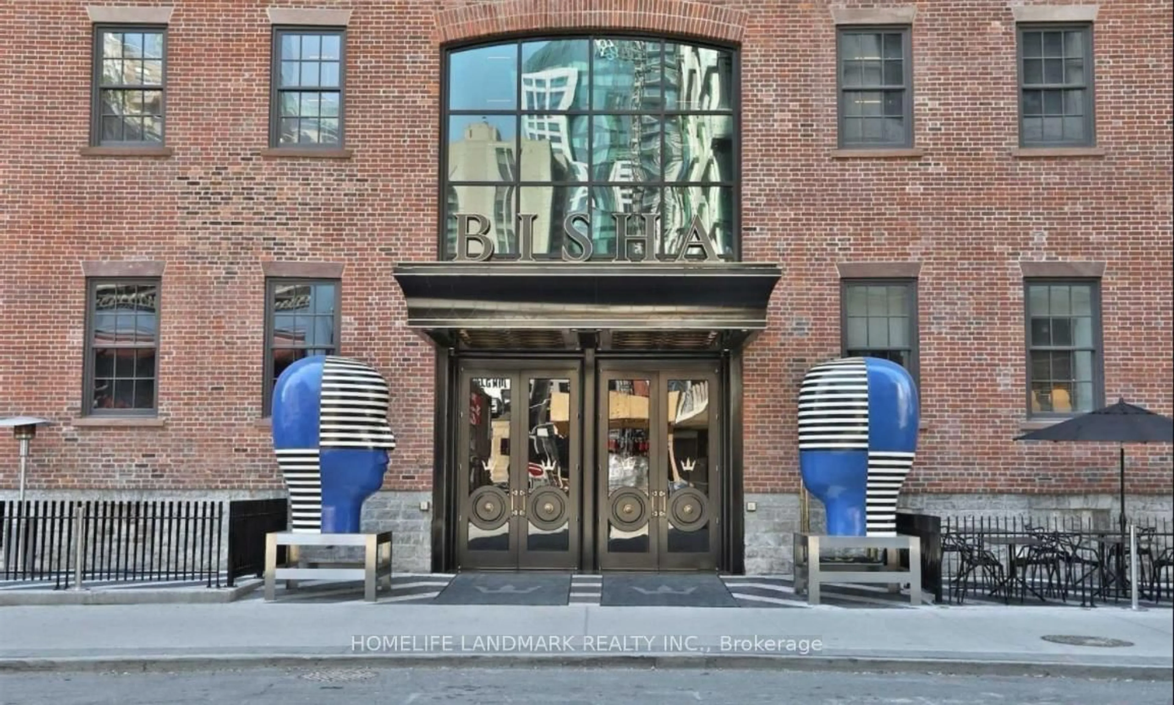 Indoor foyer for 88 Blue Jays Way #3106, Toronto Ontario M5V 0L7