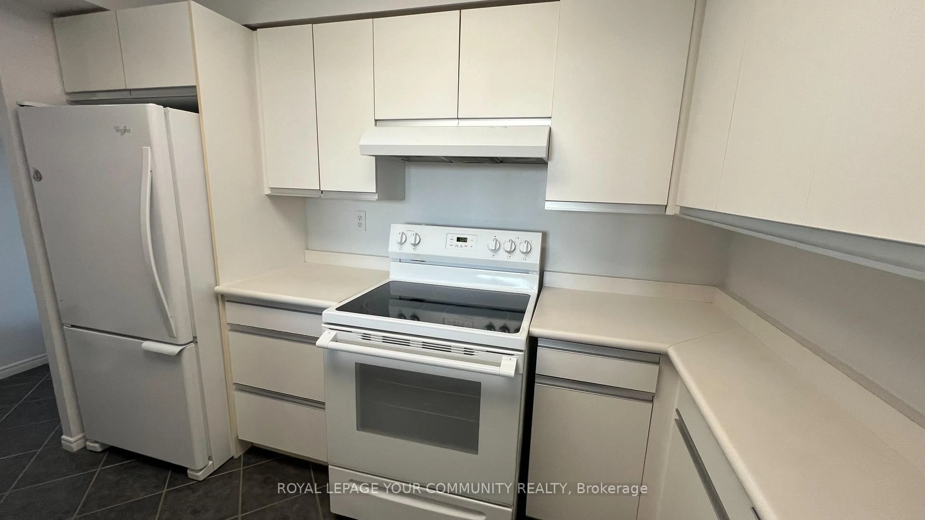 Standard kitchen, unknown for 11 Thorncliffe Pk Dr #714, Toronto Ontario M4H 1P3