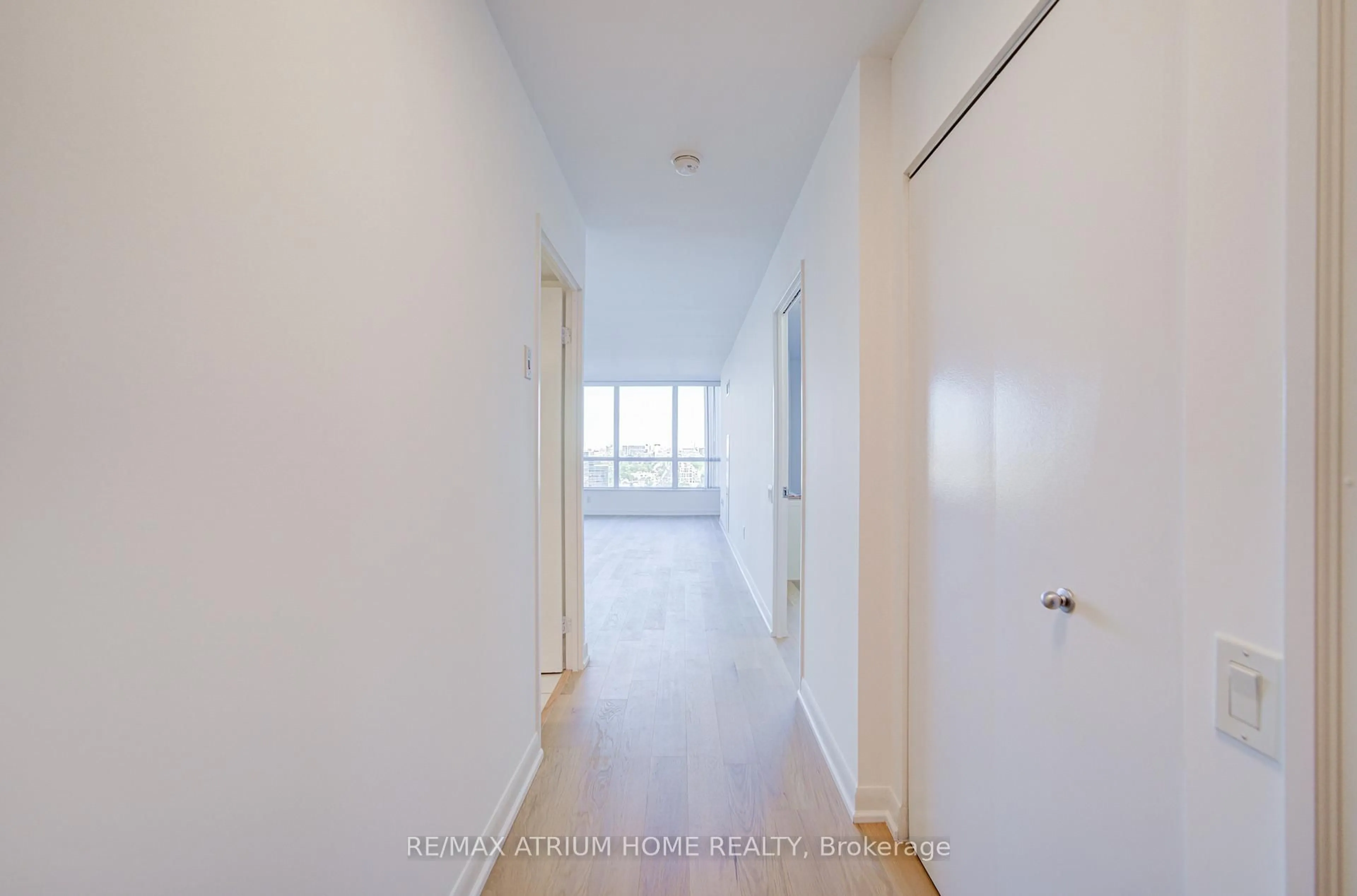 Unknown for 33 Sheppard Ave #1810, Toronto Ontario M2N 7K1