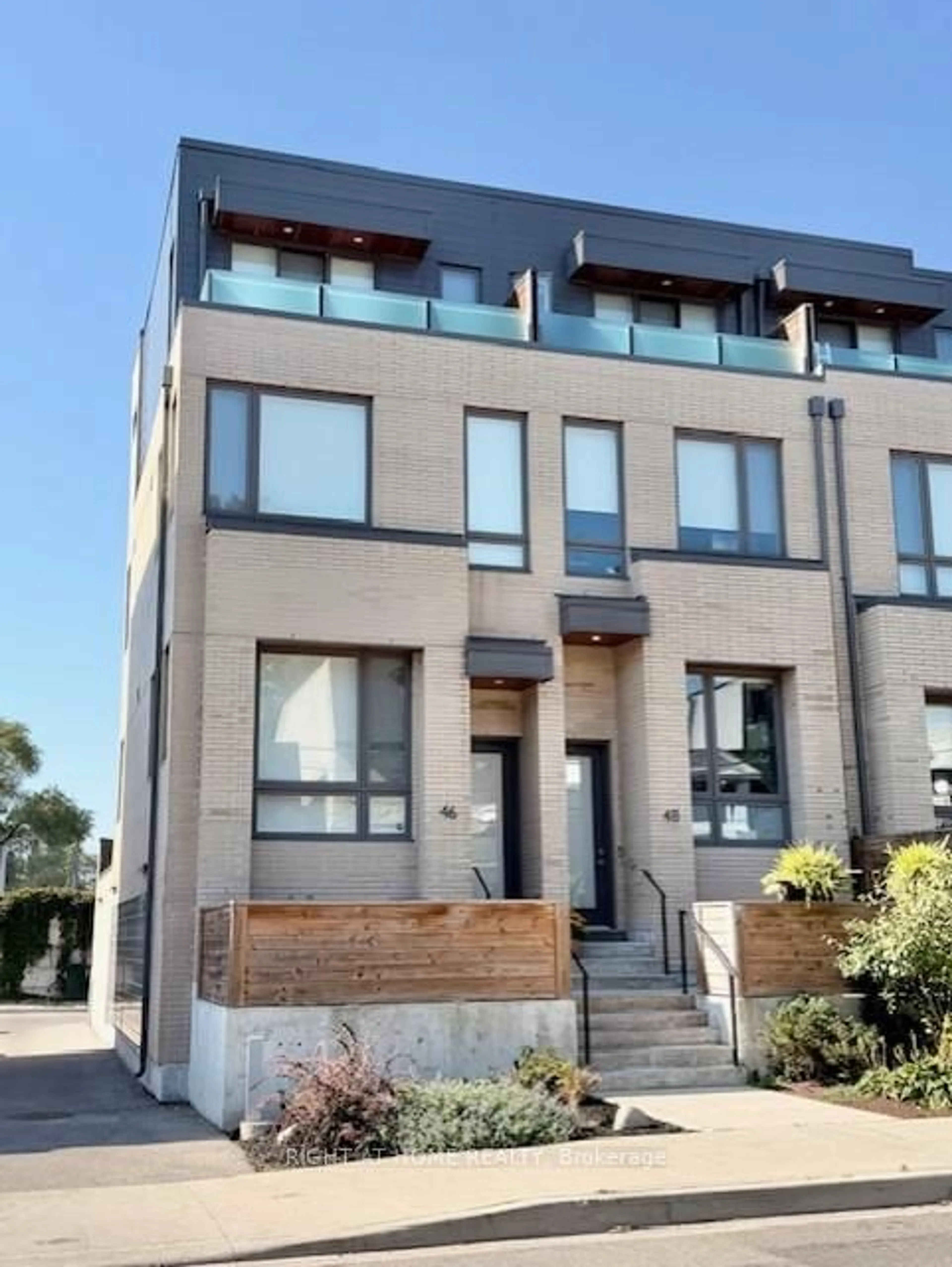 Home with brick exterior material, street for 46 Perth Ave, Toronto Ontario M6R 0A8