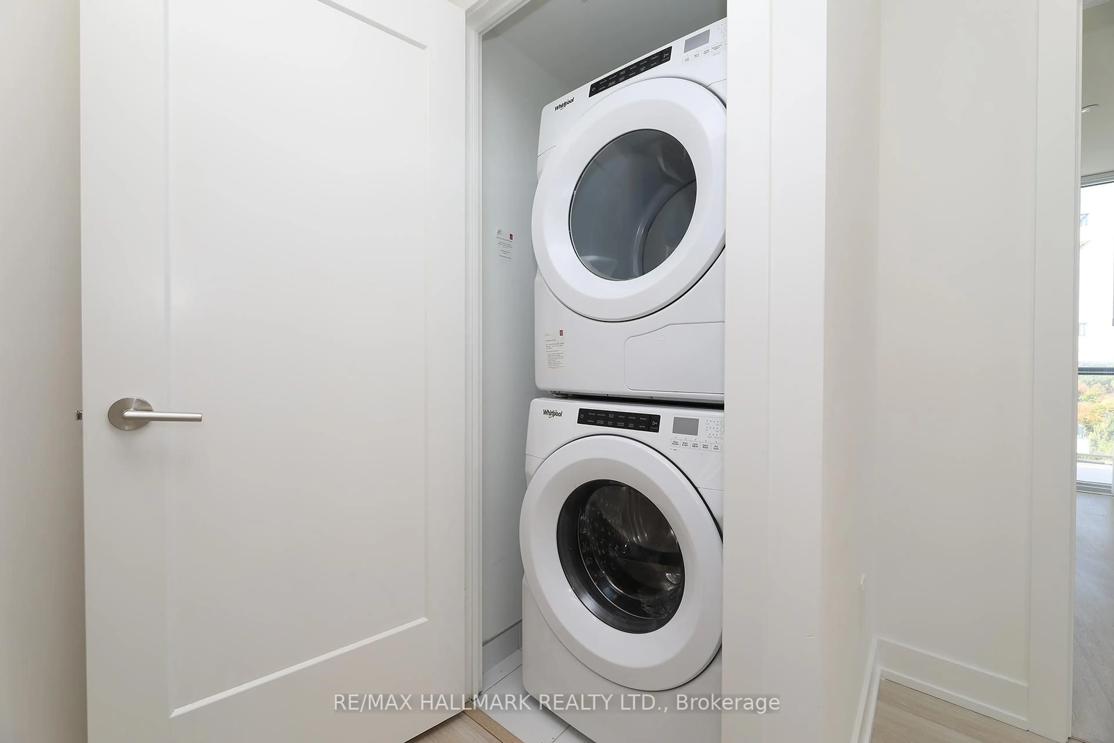 Laundry room for 20 Inn on the Park Dr #1037, Toronto Ontario M3C 0P8