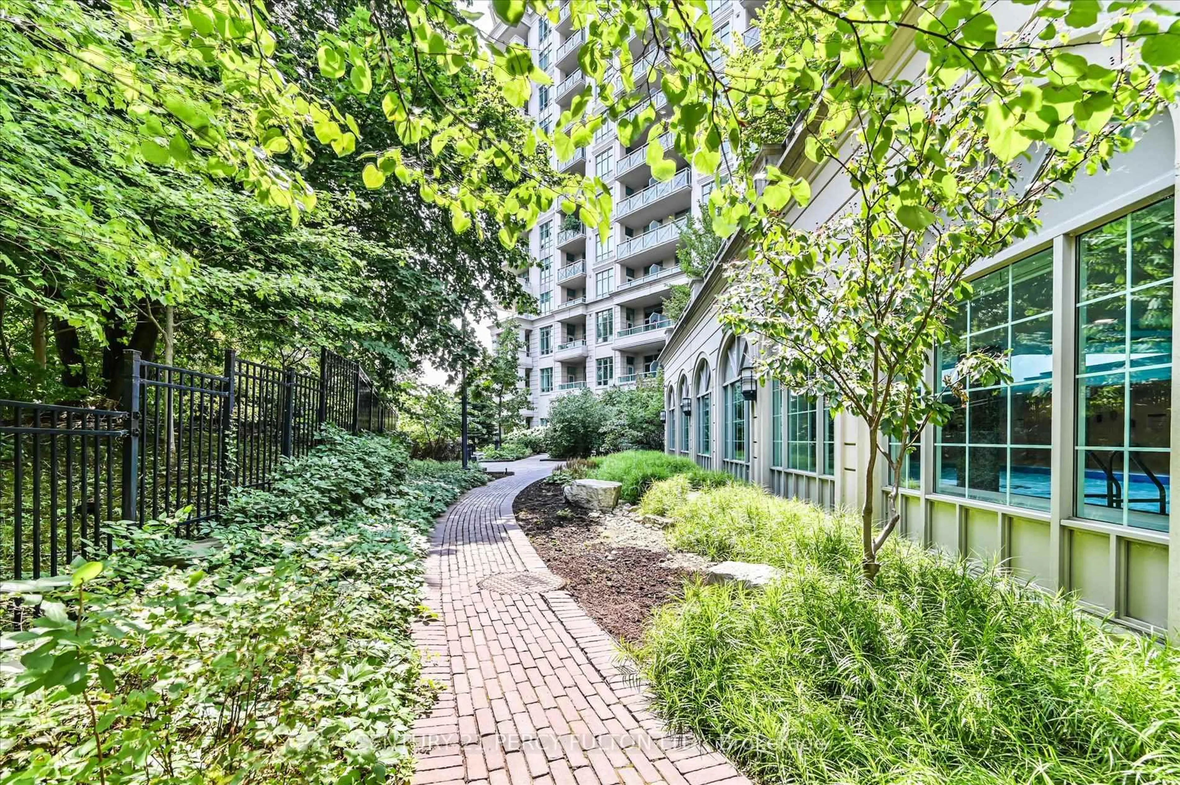 Patio, street for 20 Bloorview Pl #317, Toronto Ontario M2J 0A6