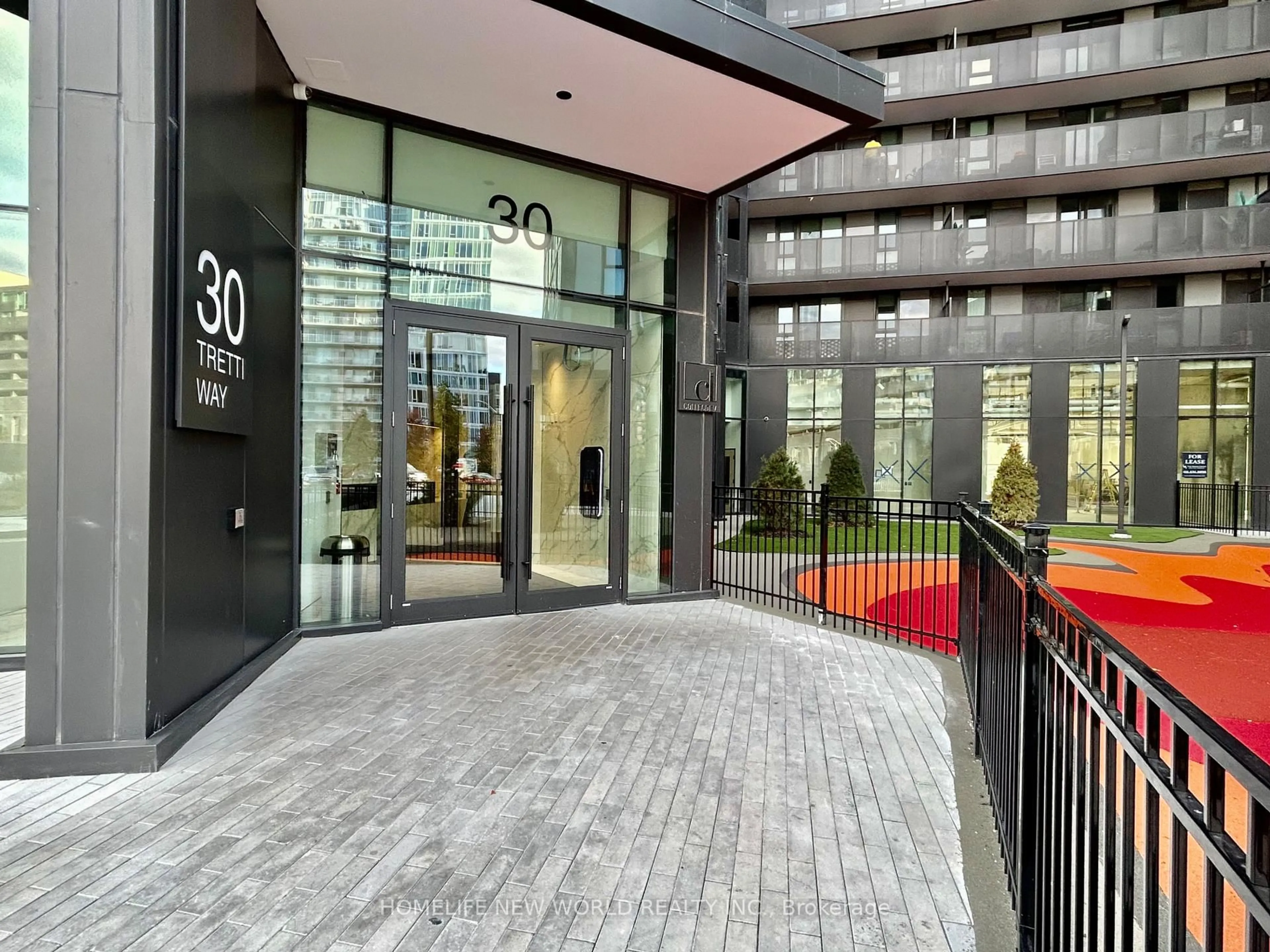 Indoor foyer for 30 Tretti Way #611, Toronto Ontario M3H 0E3