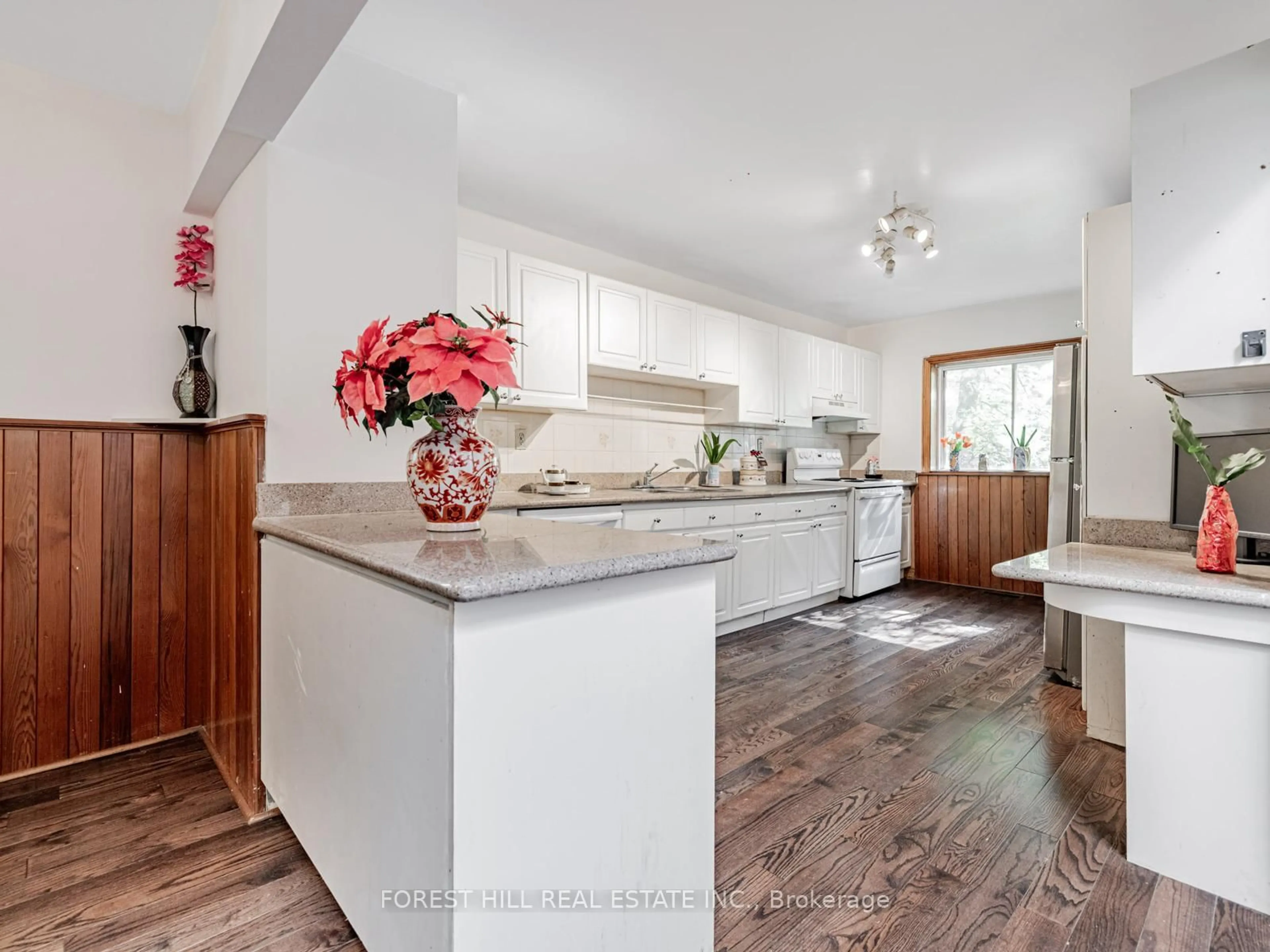 Open concept kitchen, unknown for 309 Hillcrest Ave, Toronto Ontario M2N 3P5