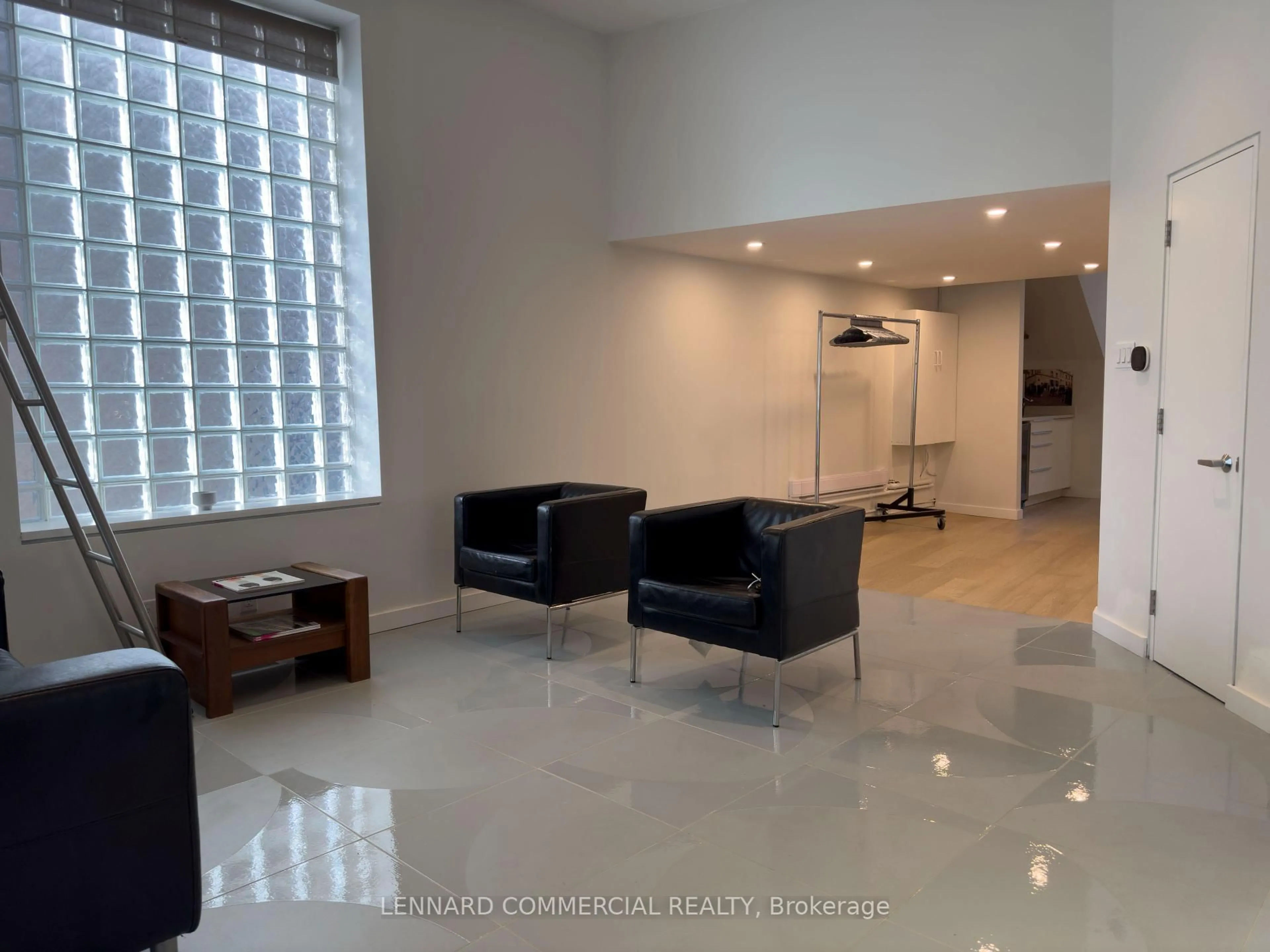 Unknown for 115 Walnut Ave, Toronto Ontario M5V 2S1