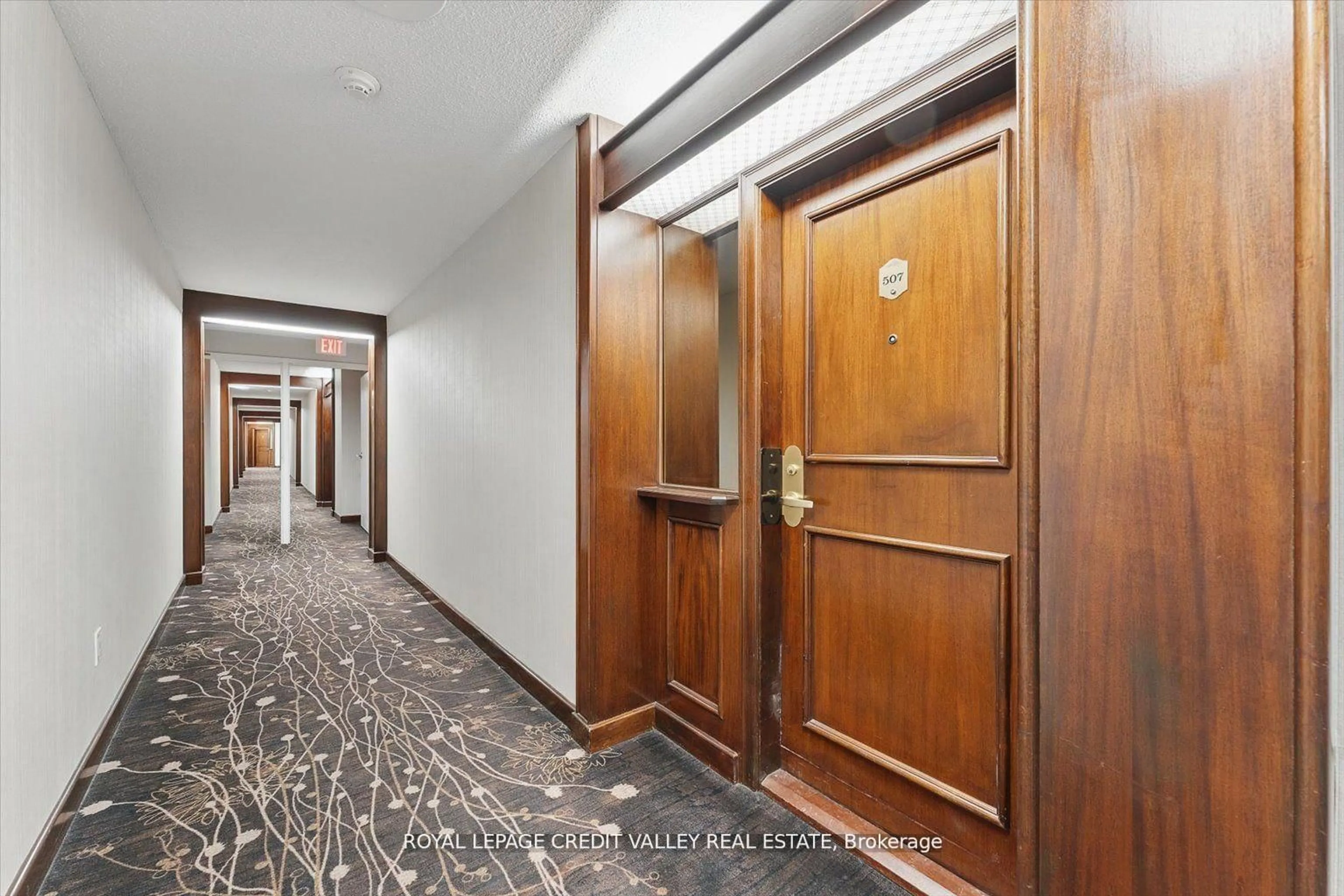 Indoor foyer for 1200 Don Mills Rd #507, Toronto Ontario M3B 3N8