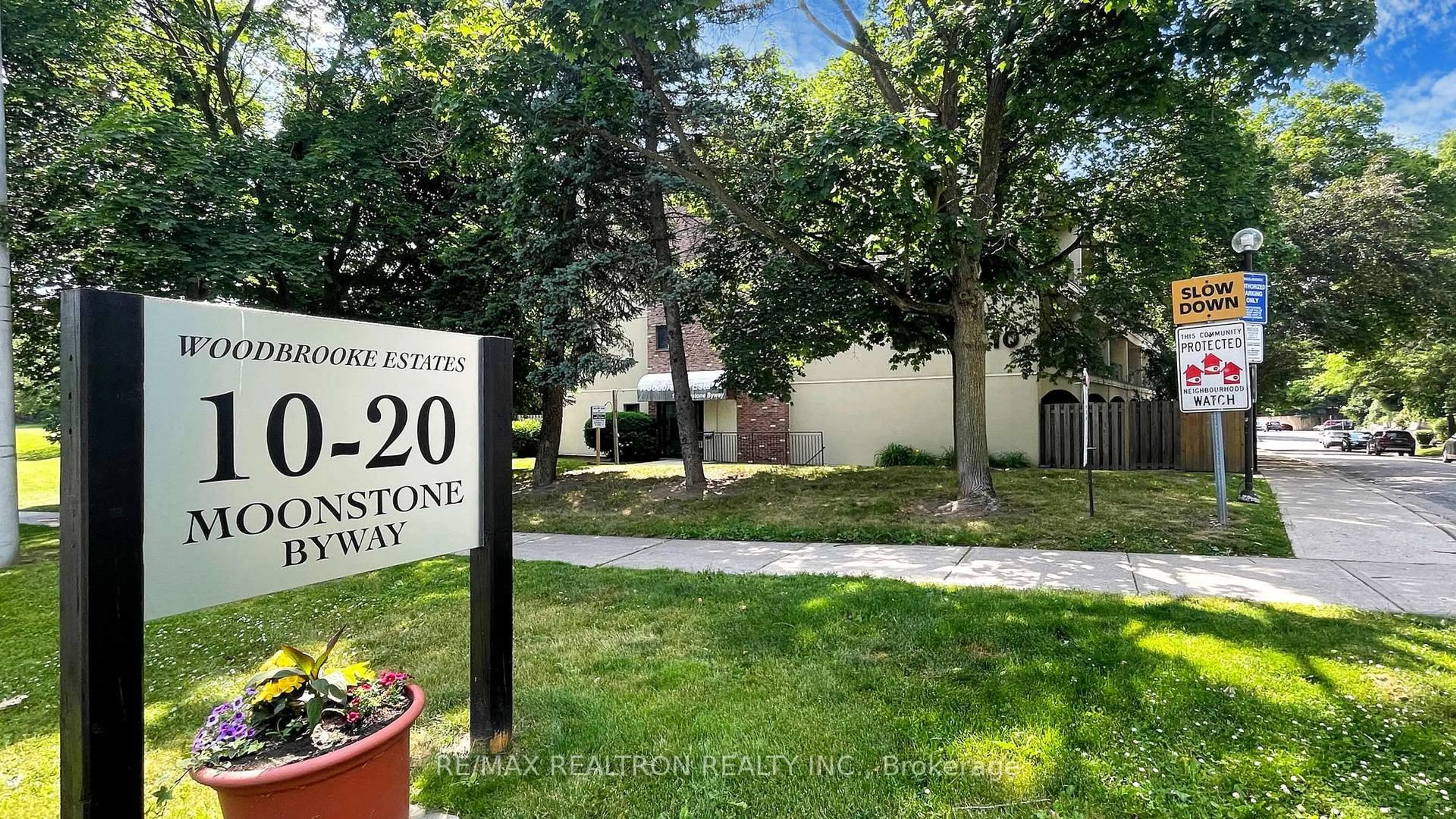 Unknown for 20 Moonstone Bywy #177, Toronto Ontario M2H 3J4
