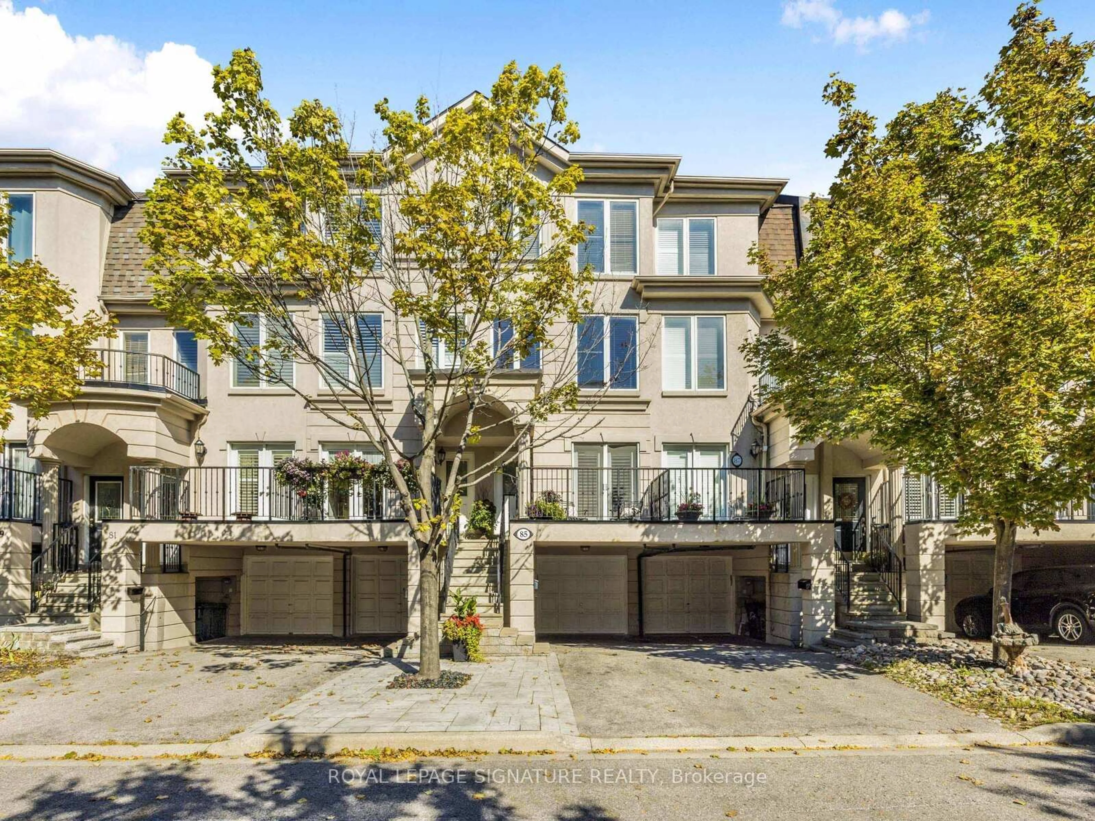 A pic from outside/outdoor area/front of a property/back of a property/a pic from drone, street for 85 David Dunlap Circ, Toronto Ontario M3C 4B9