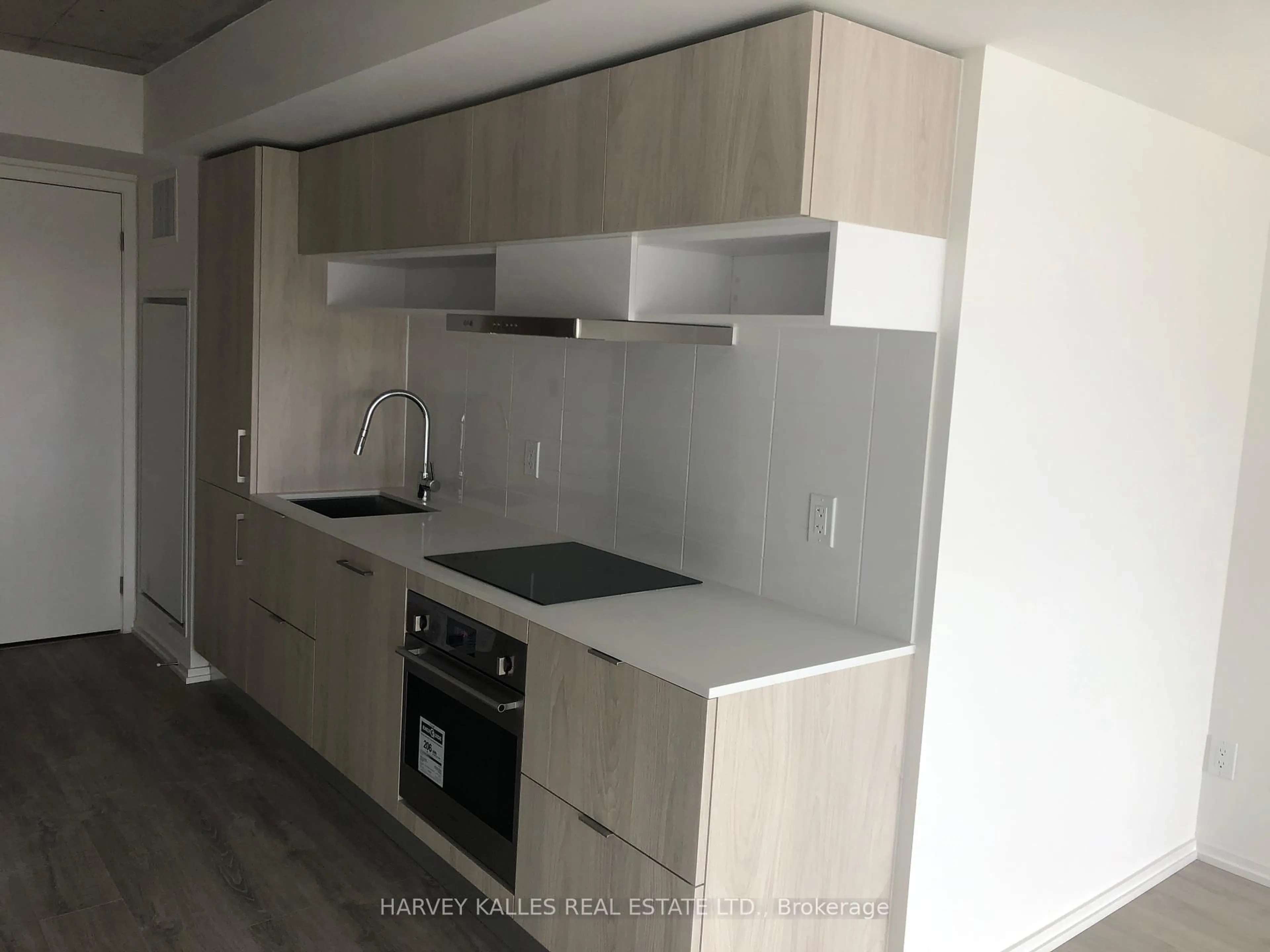 Standard kitchen, unknown for 8 Hillsdale Ave #827, Toronto Ontario M4S 0B1
