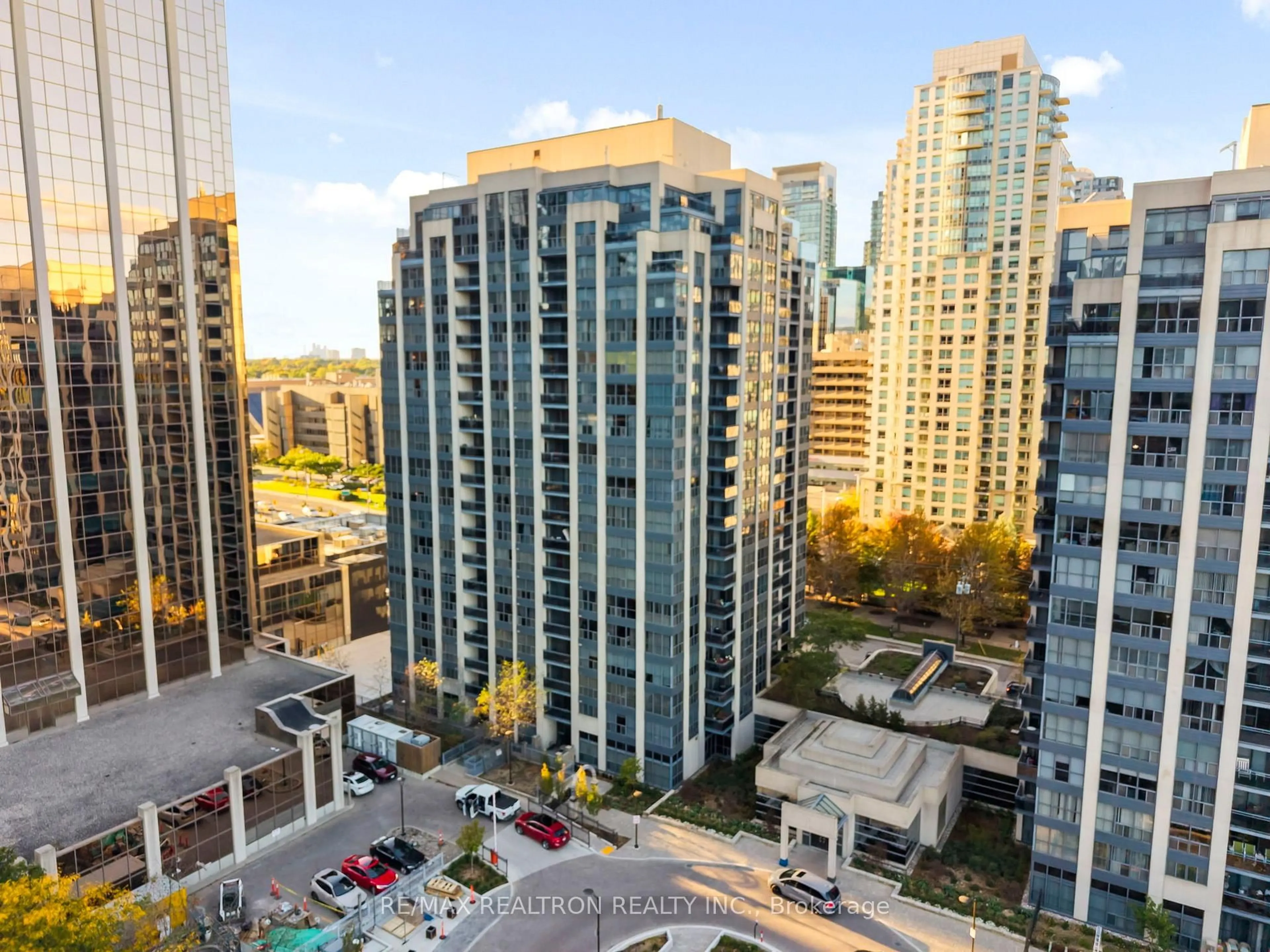 A pic from outside/outdoor area/front of a property/back of a property/a pic from drone, city buildings view from balcony for 18 Hollywood Ave #1108, Toronto Ontario M2N 6P5