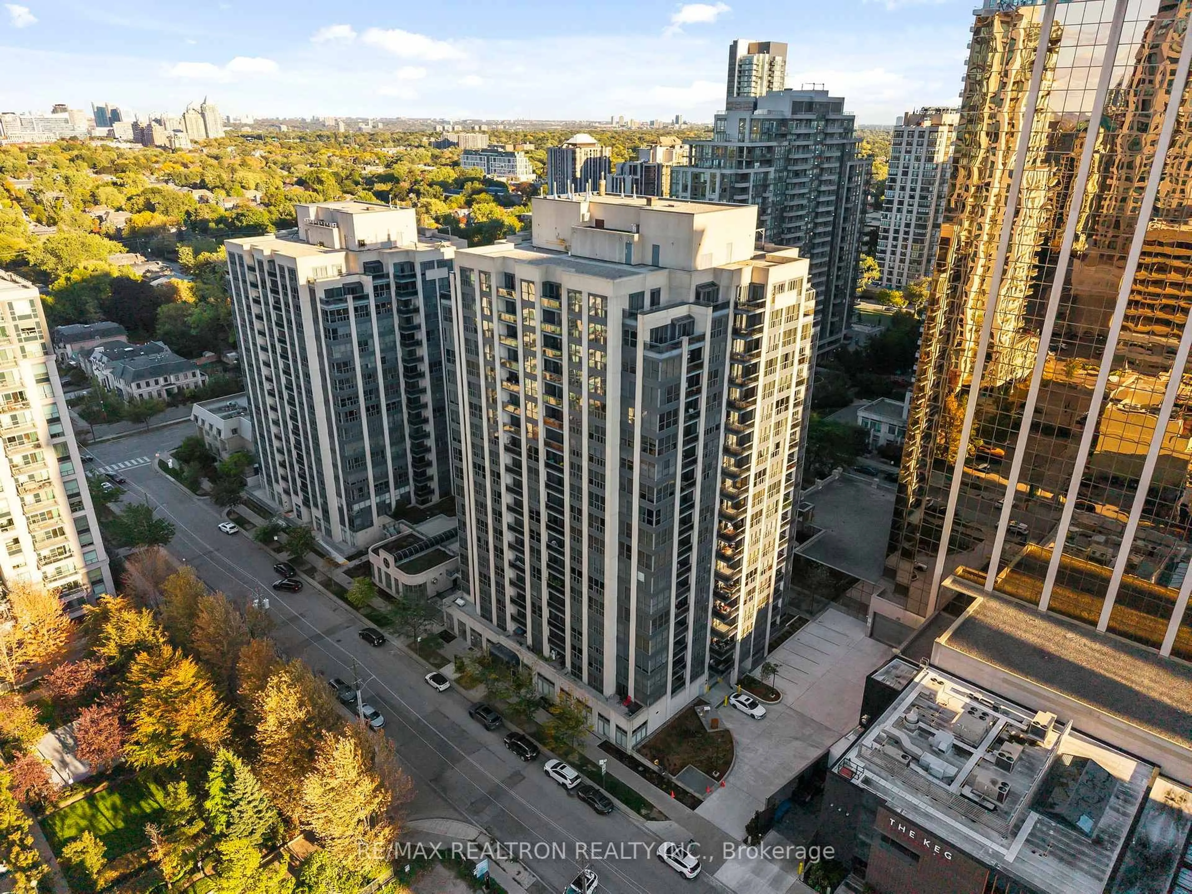 A pic from outside/outdoor area/front of a property/back of a property/a pic from drone, city buildings view from balcony for 18 Hollywood Ave #1108, Toronto Ontario M2N 6P5