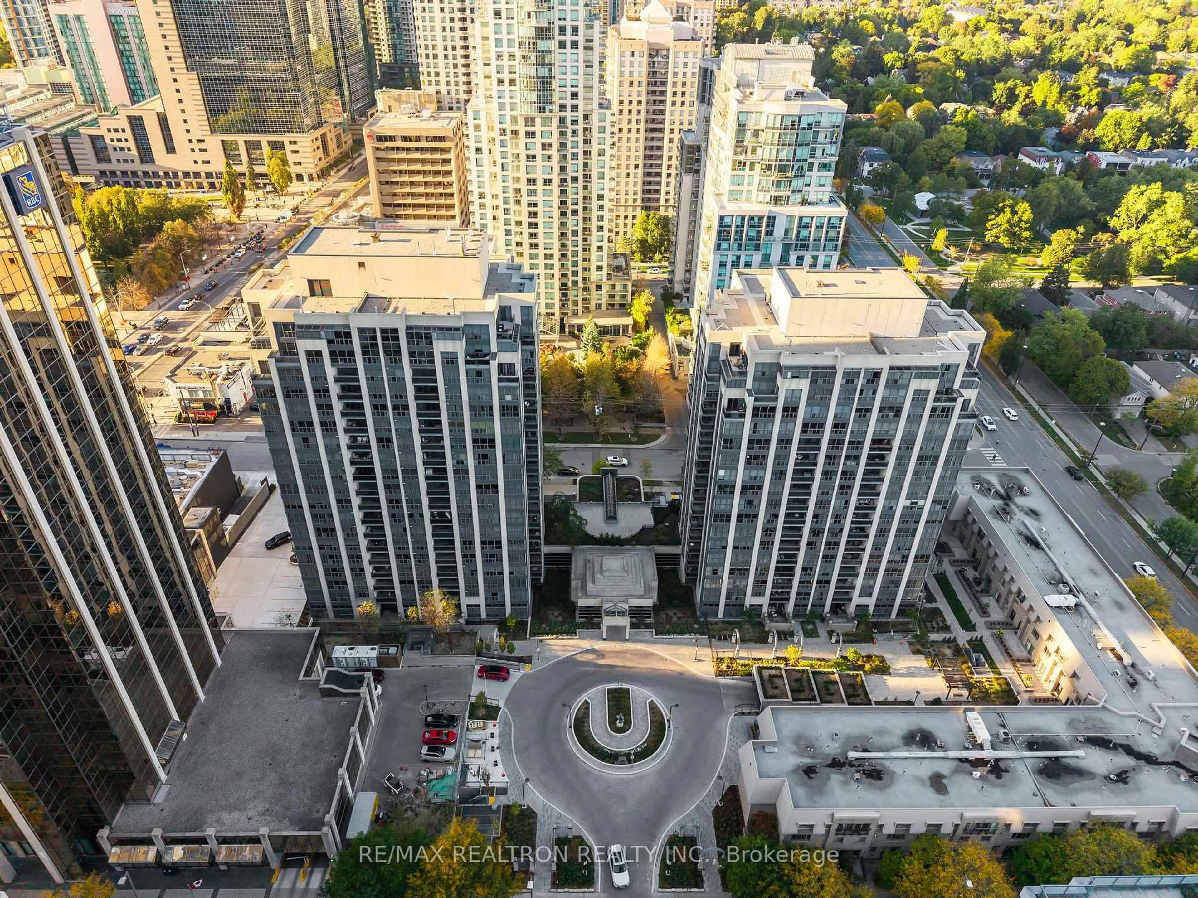A pic from outside/outdoor area/front of a property/back of a property/a pic from drone, city buildings view from balcony for 18 Hollywood Ave #1108, Toronto Ontario M2N 6P5
