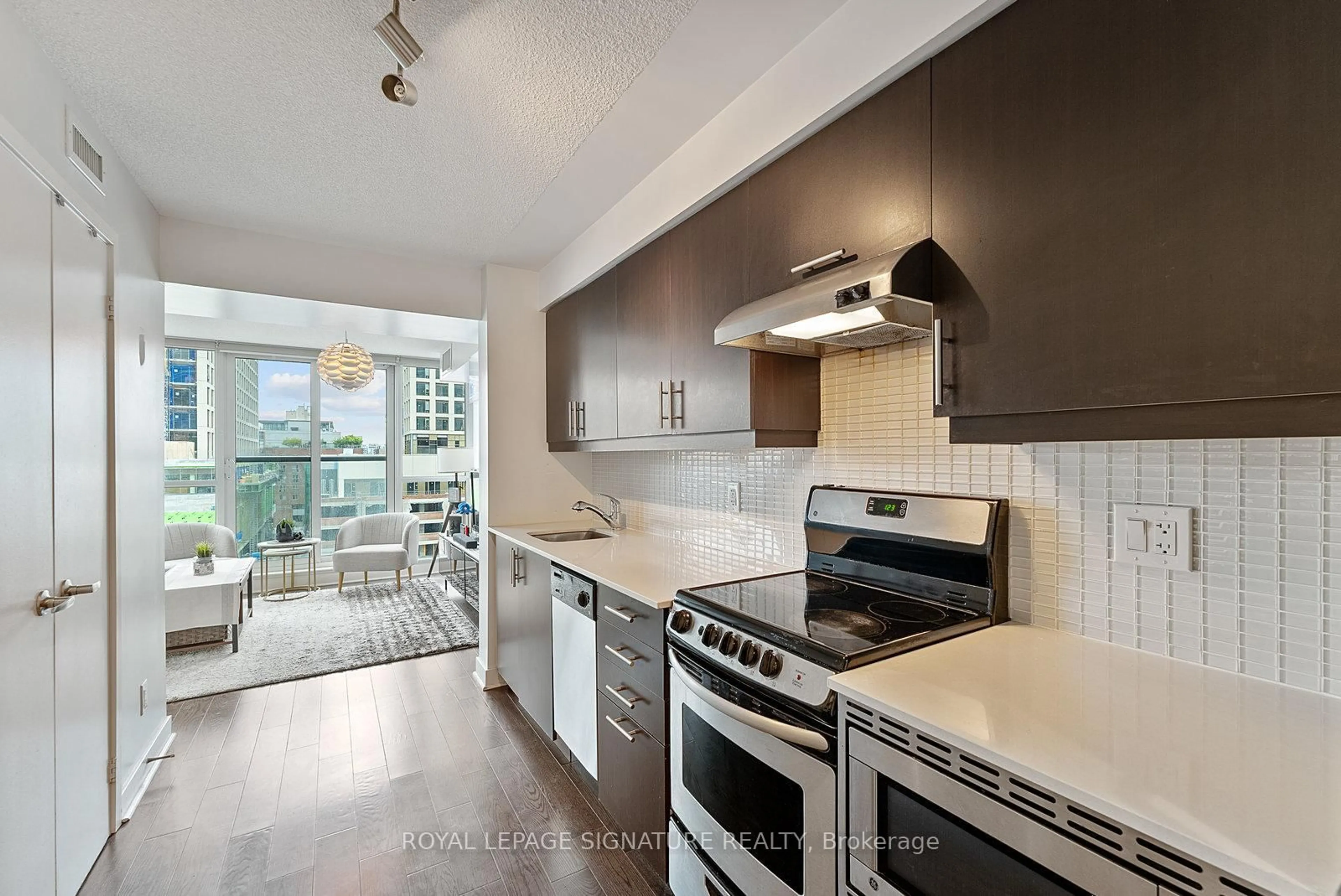 Open concept kitchen, unknown for 320 Richmond St #718, Toronto Ontario M5A 1P9