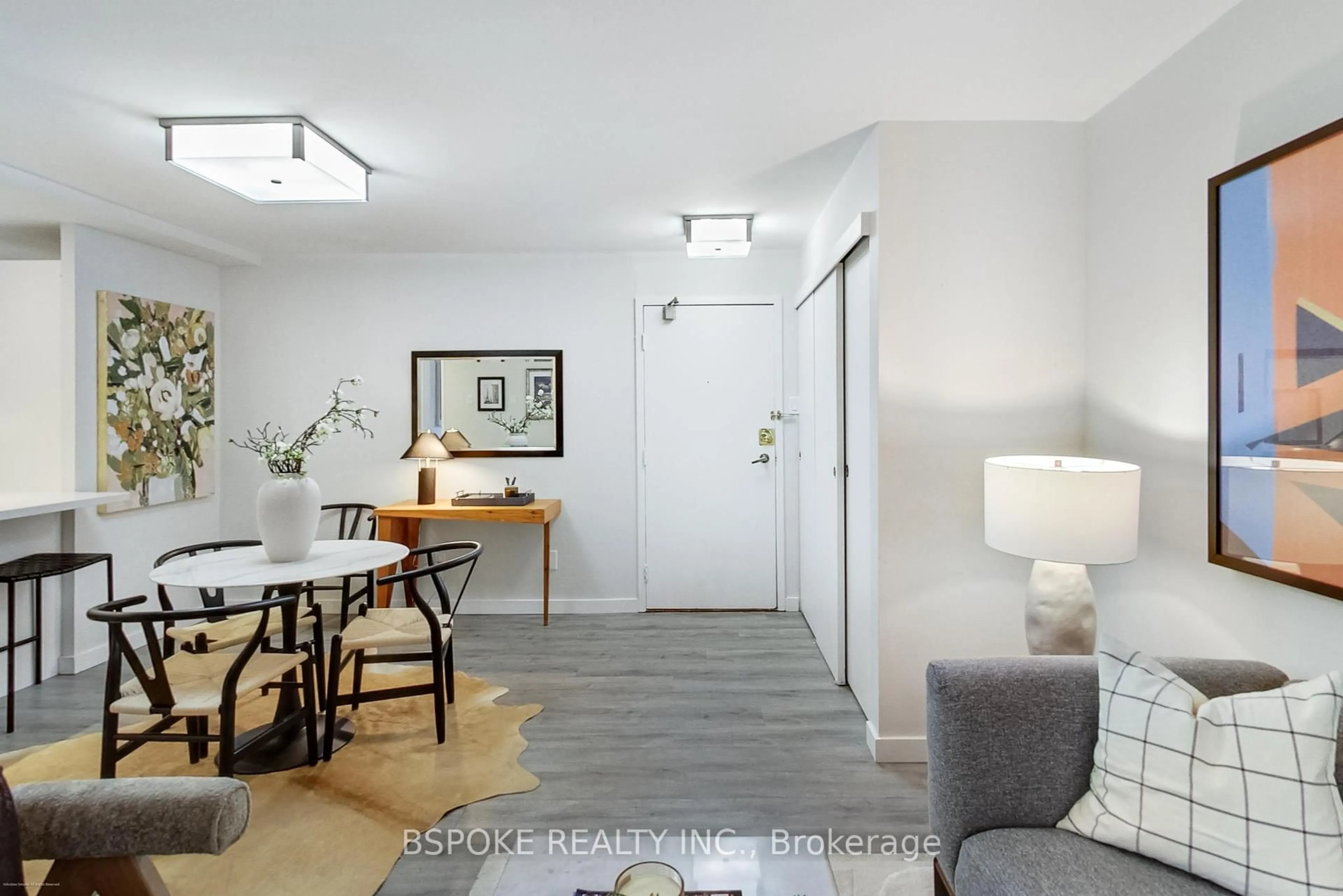 Unknown for 105 McCaul St #204, Toronto Ontario M5T 2X4