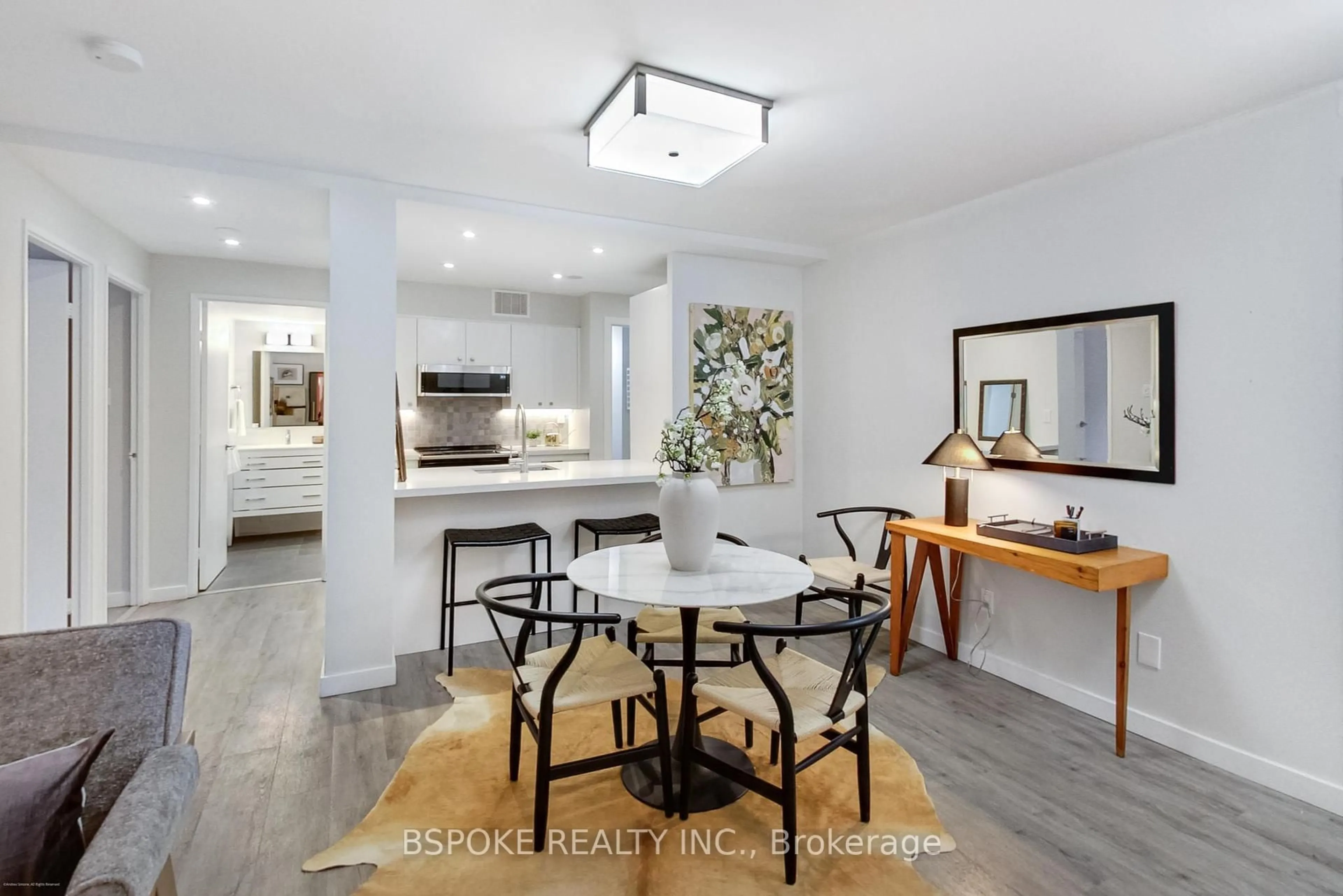 Open concept kitchen, ceramic/tile floor for 105 McCaul St #204, Toronto Ontario M5T 2X4