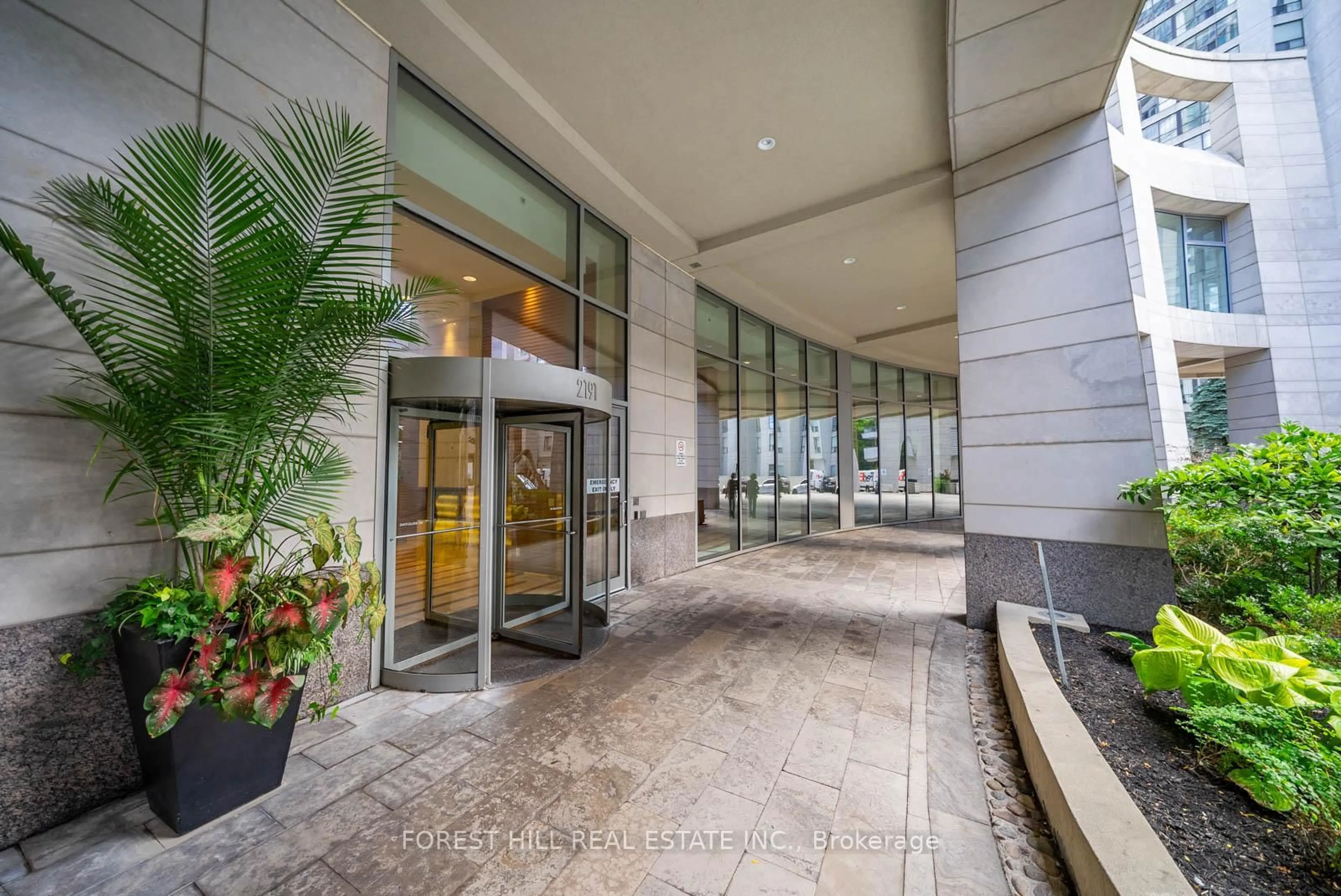 Indoor foyer for 2191 Yonge St #2311, Toronto Ontario M4S 3H8