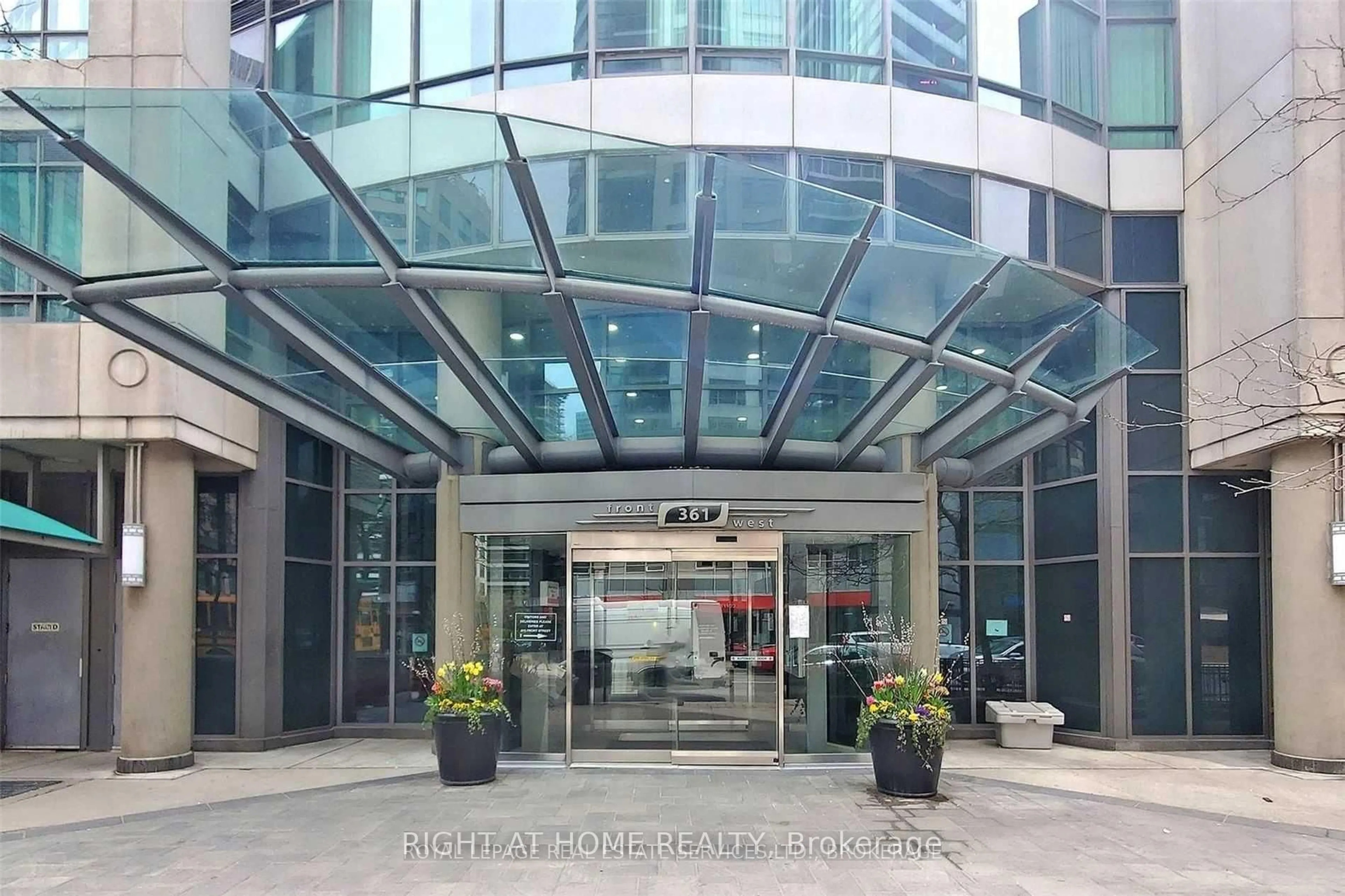 Indoor foyer for 361 Front St #1810, Toronto Ontario M5V 3R5
