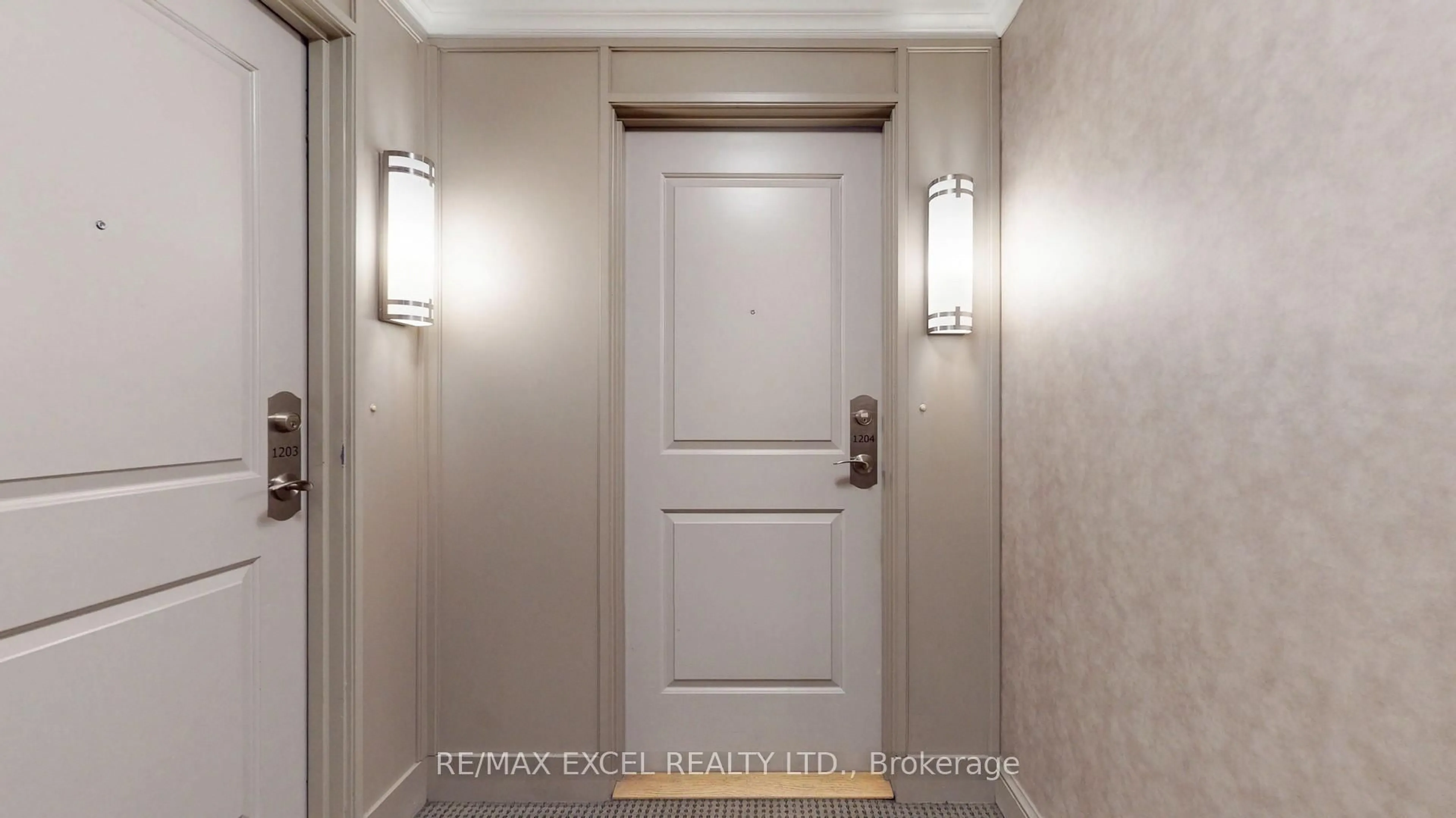 Indoor entryway for 135 Wynford Dr #1204, Toronto Ontario M3C 0J4
