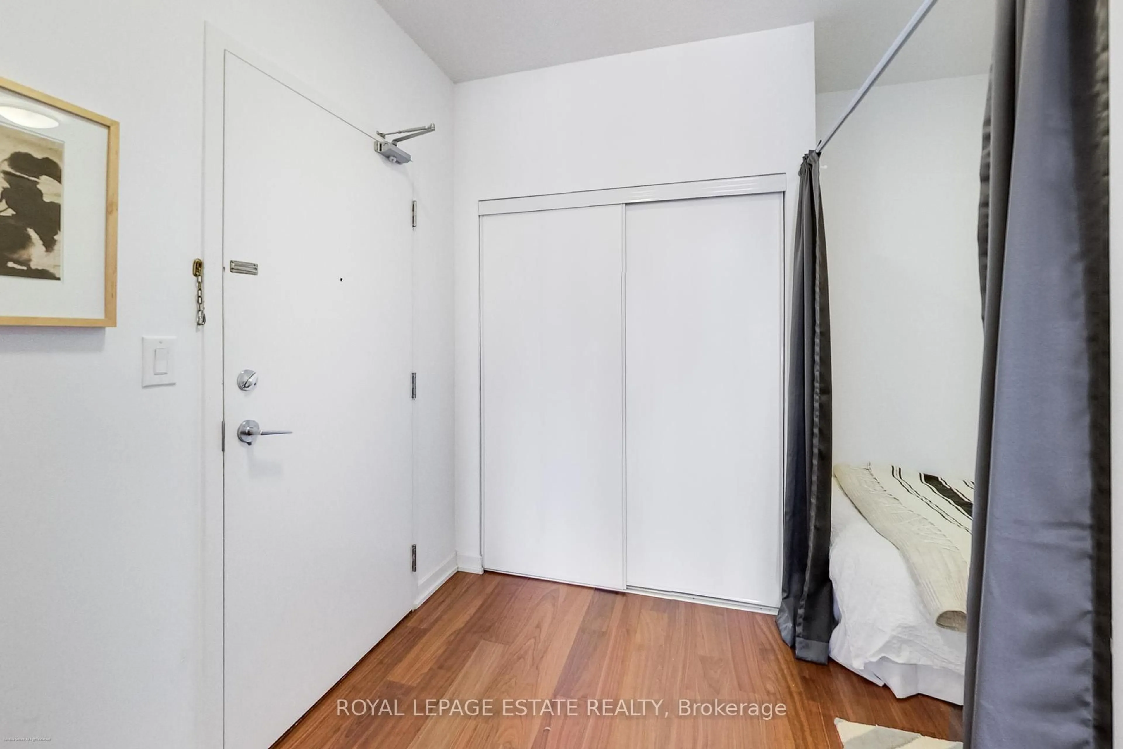 Indoor entryway for 70 Forest Manor Rd #501, Toronto Ontario M2J 0A9