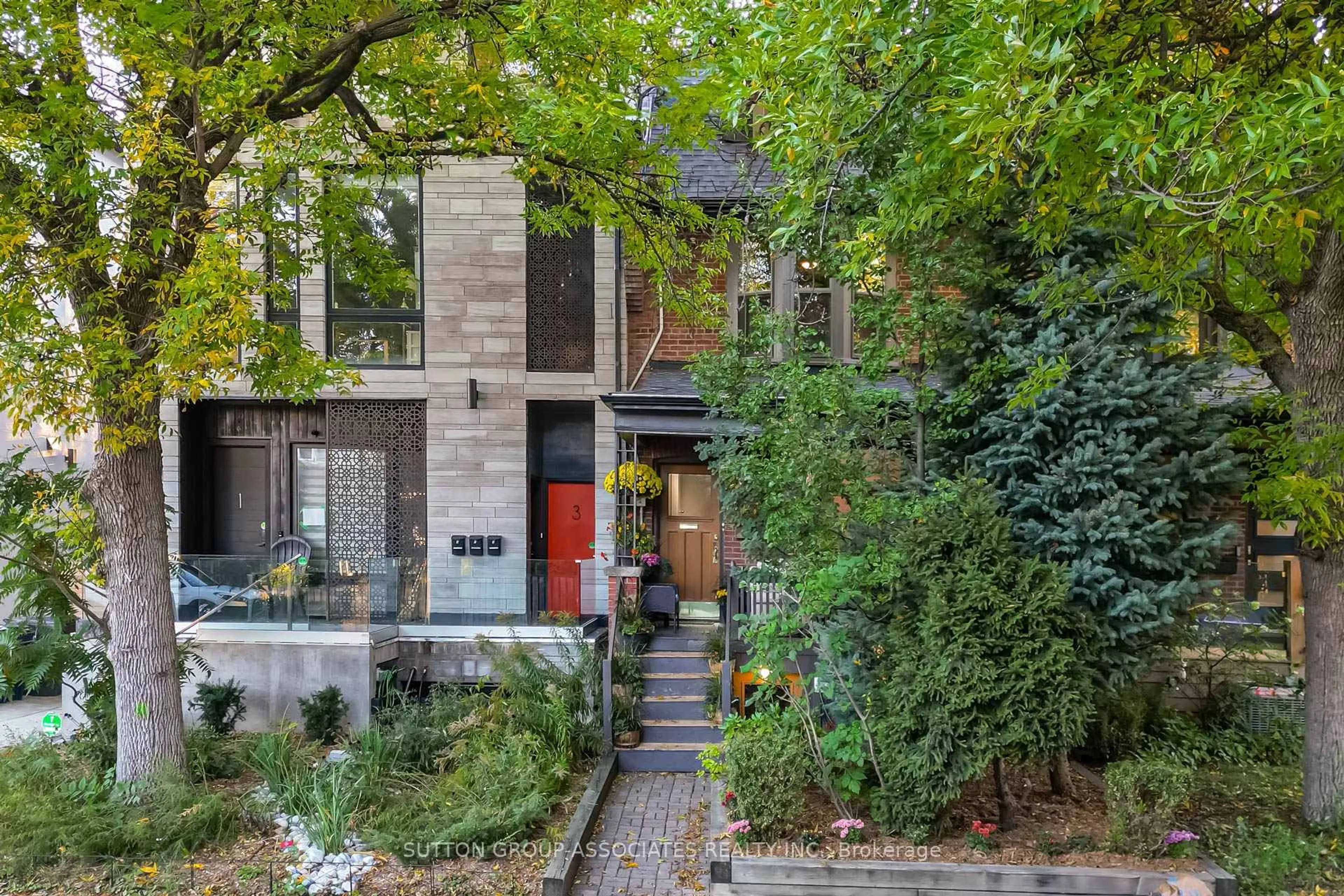 Home with brick exterior material, street for 224 Lippincott St, Toronto Ontario M5S 2P5