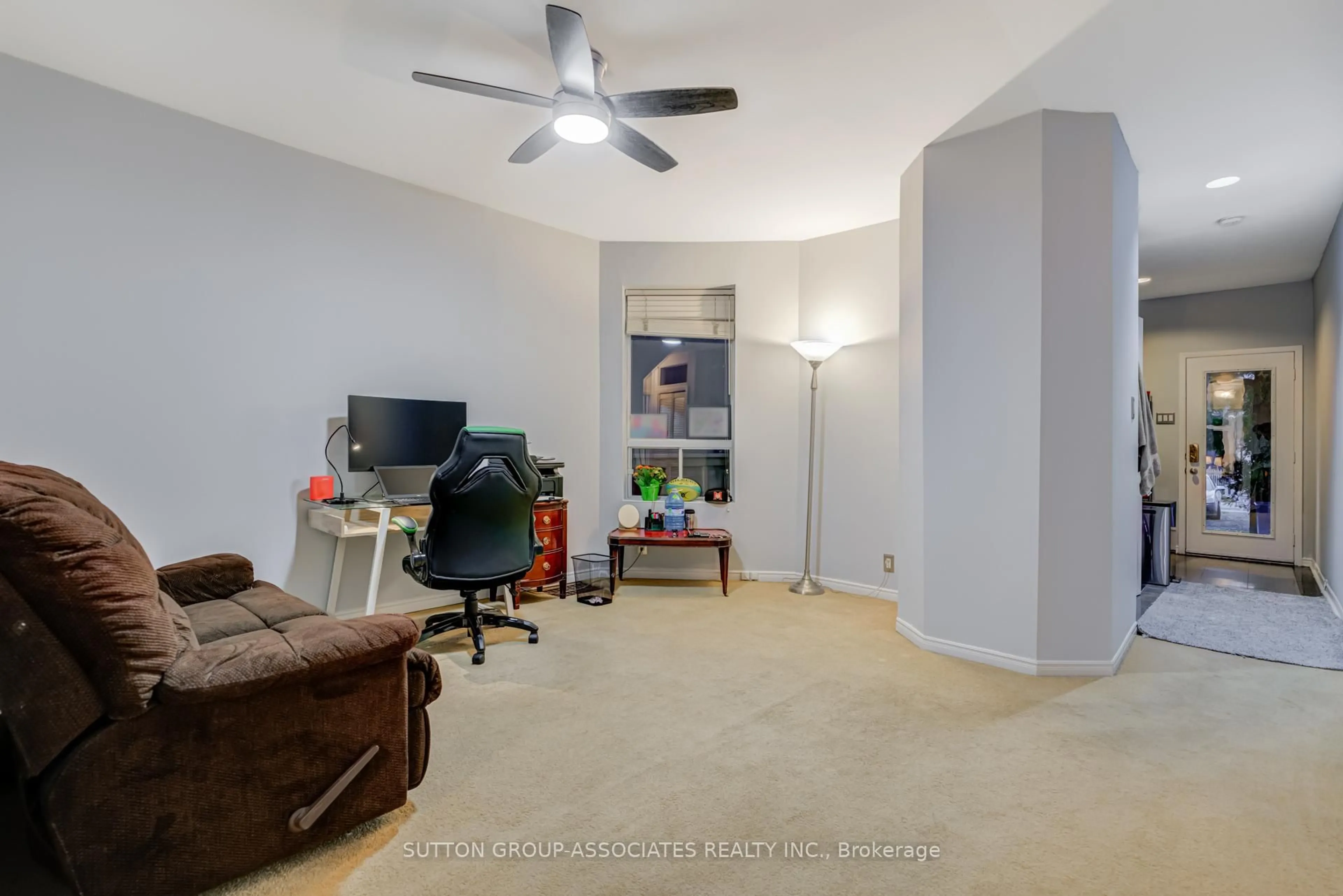 A pic of a room for 224 Lippincott St, Toronto Ontario M5S 2P5