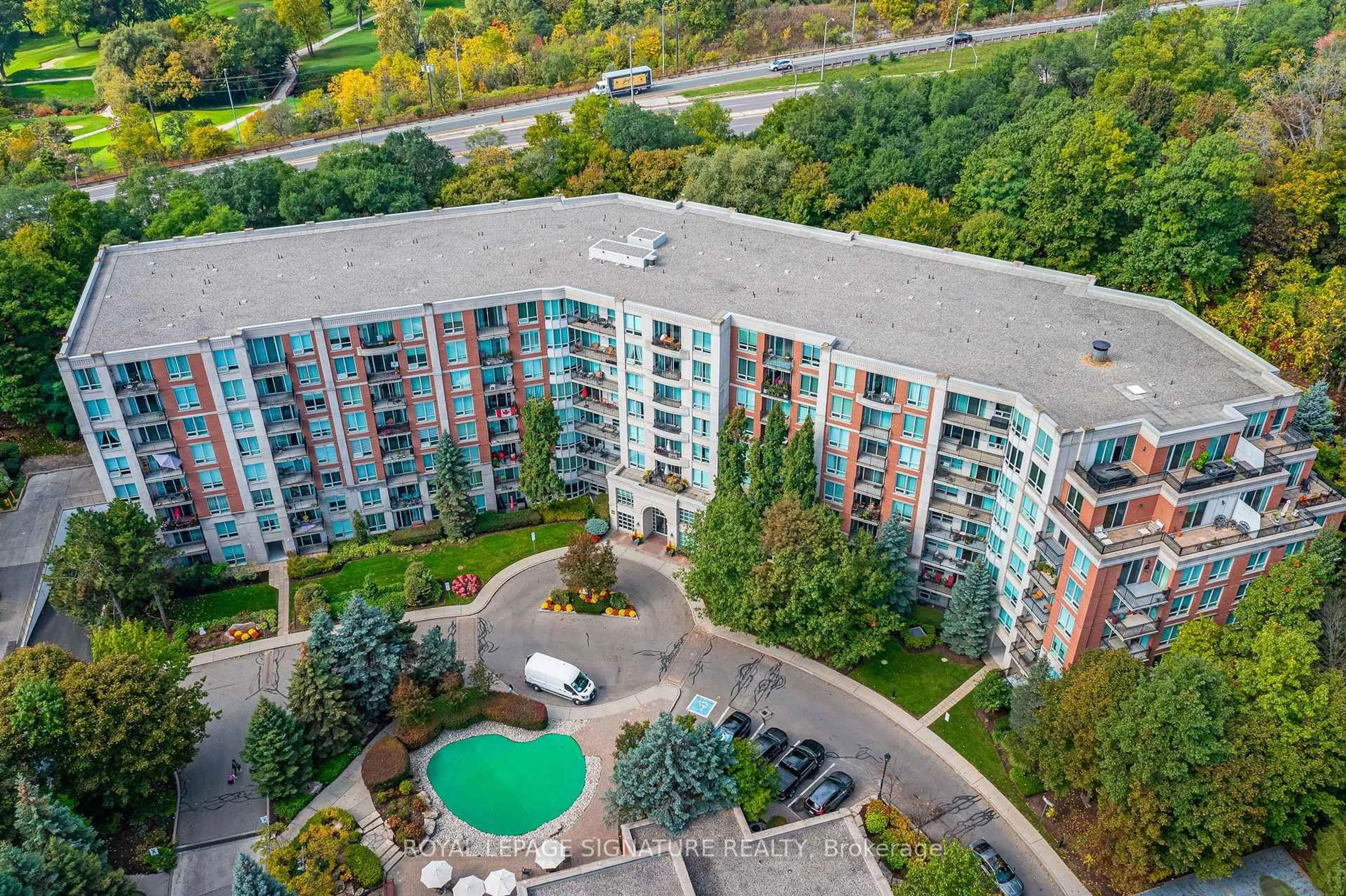 A pic from outside/outdoor area/front of a property/back of a property/a pic from drone, city buildings view from balcony for 28 William Carson Cres #601, Toronto Ontario M2P 2H1
