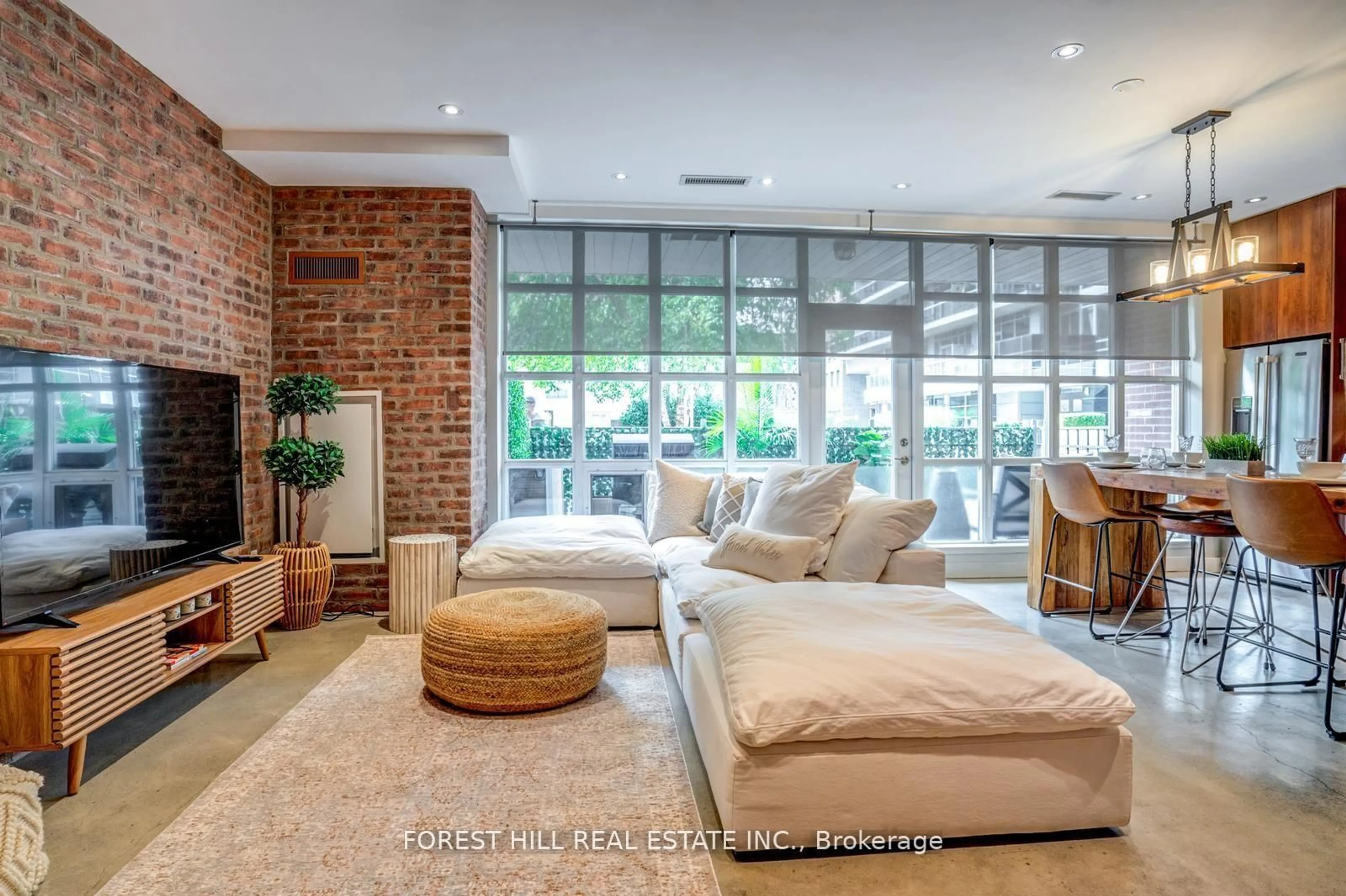 Unknown for 23 Brant St #103, Toronto Ontario M5V 2L5