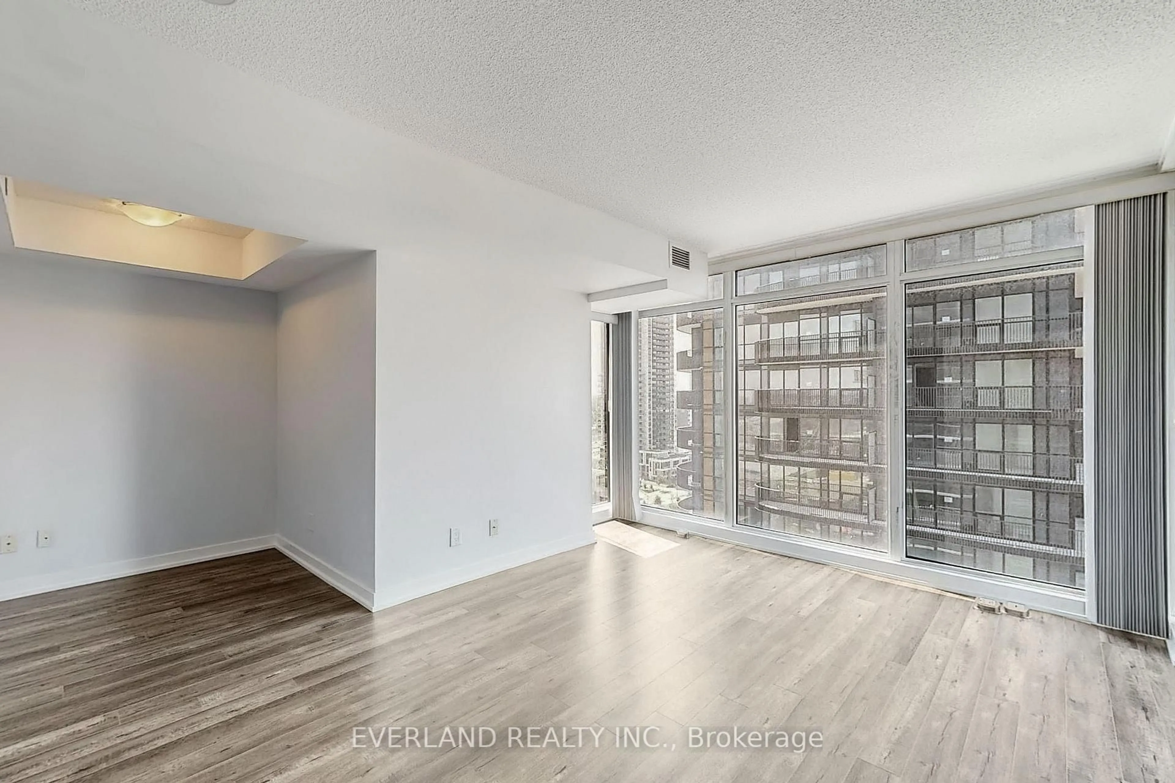 A pic of a room for 72 Esther Shiner Blvd #2007, Toronto Ontario M2K 2X9