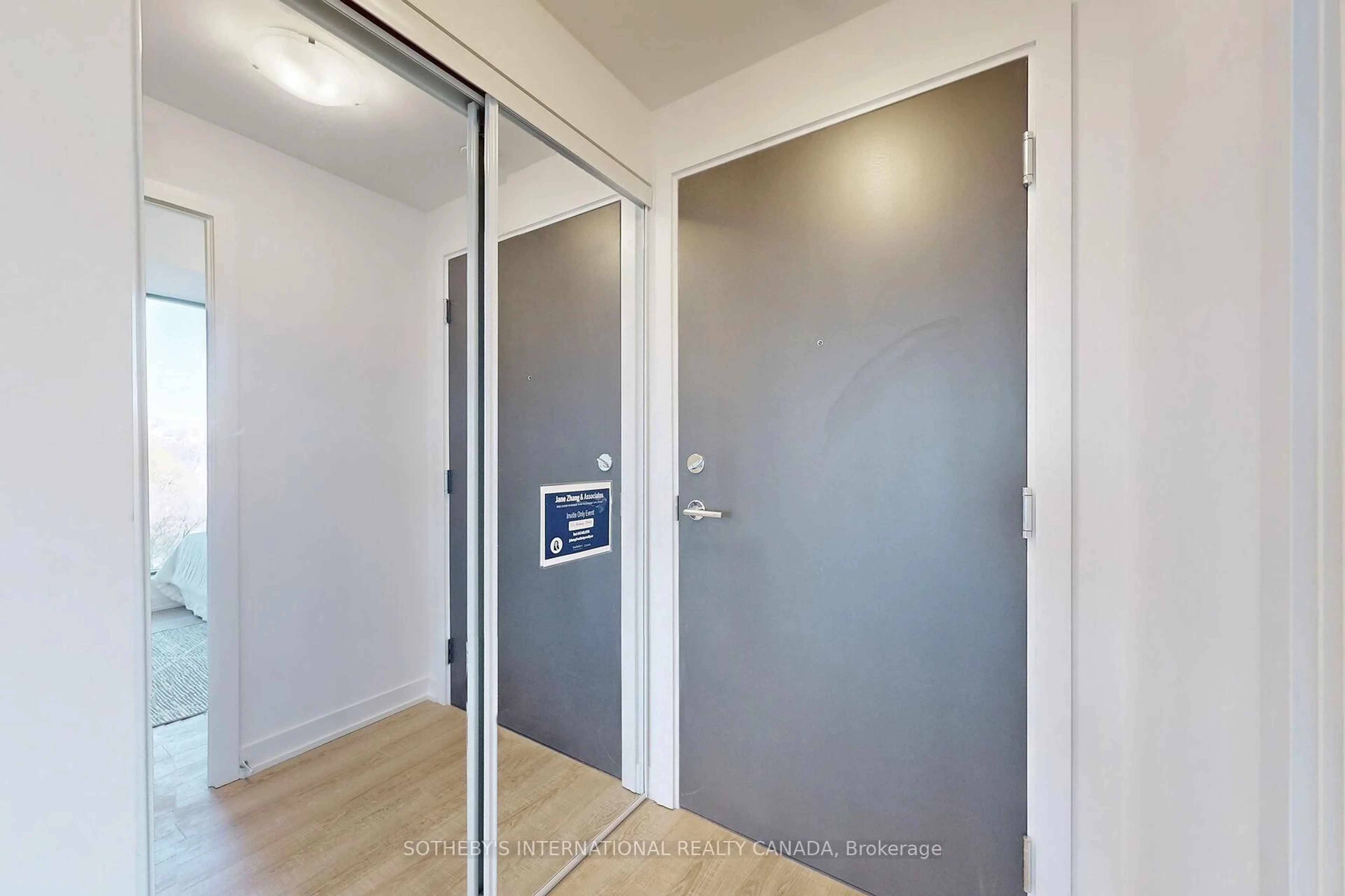 Indoor entryway for 250 Lawrence Ave #624, Toronto Ontario M5M 1B1