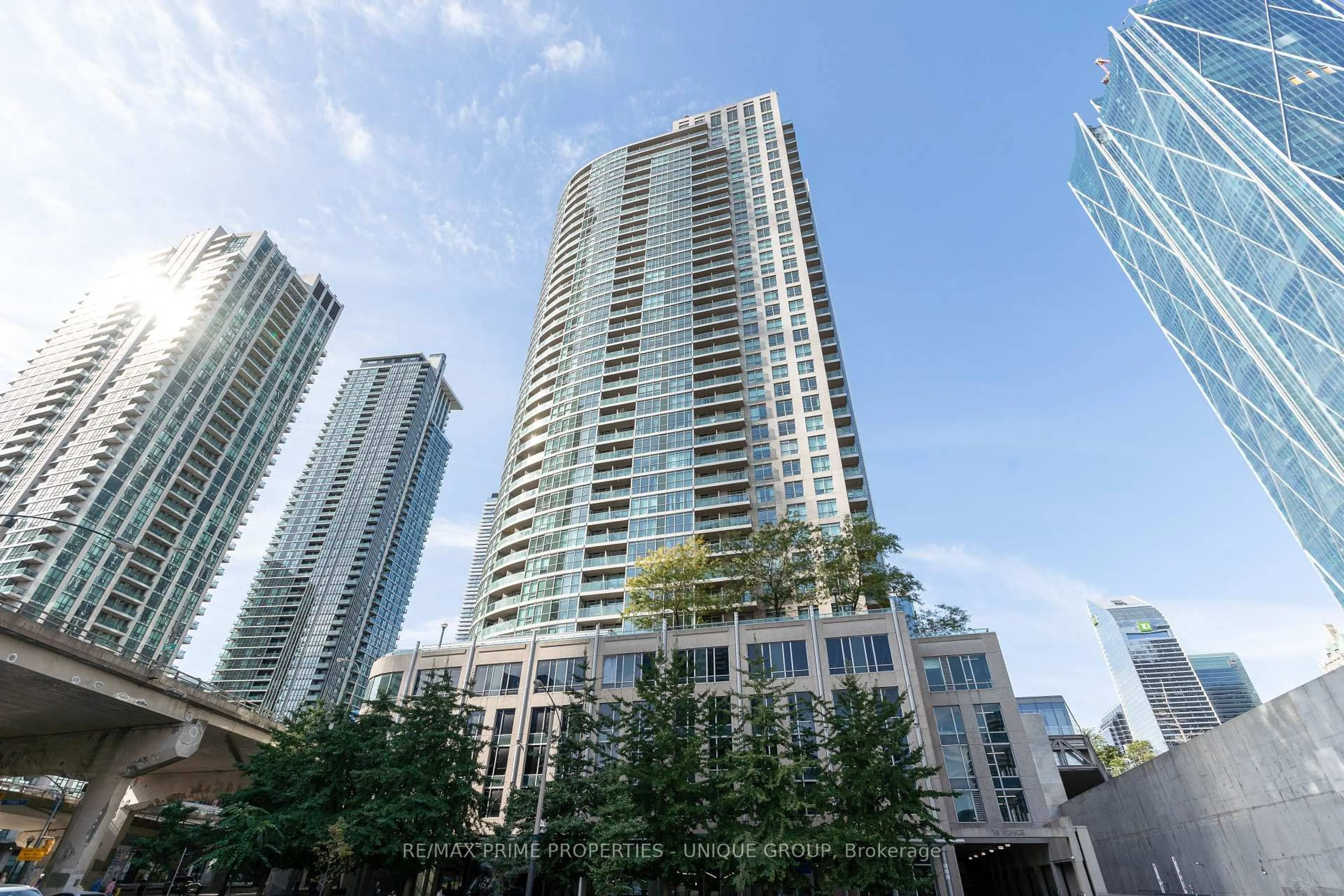Unknown for 18 Yonge St #2706, Toronto Ontario M5E 1Z8