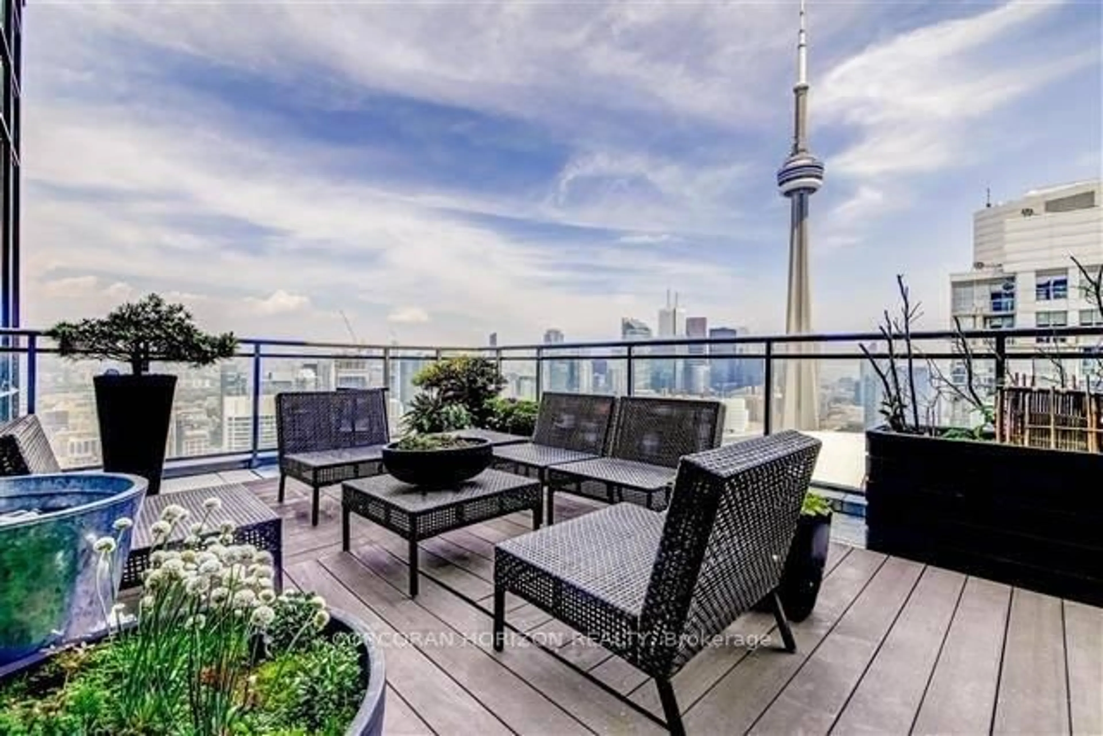 Patio, water/lake/river/ocean view for 11 Brunel Crt #PH2, Toronto Ontario M5V 3Y3