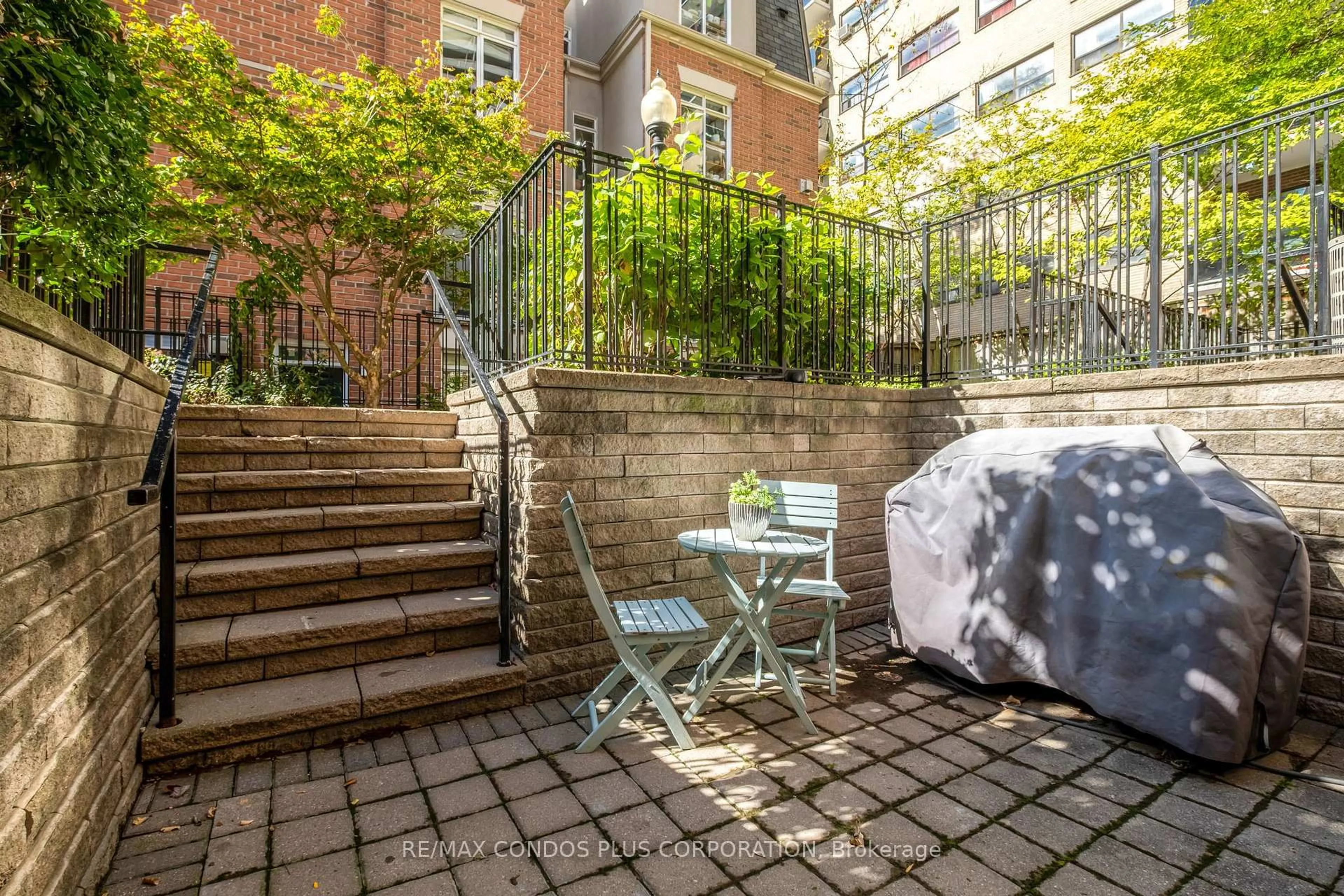 Patio, street for 415 Jarvis St #134, Toronto Ontario M4Y 3C1