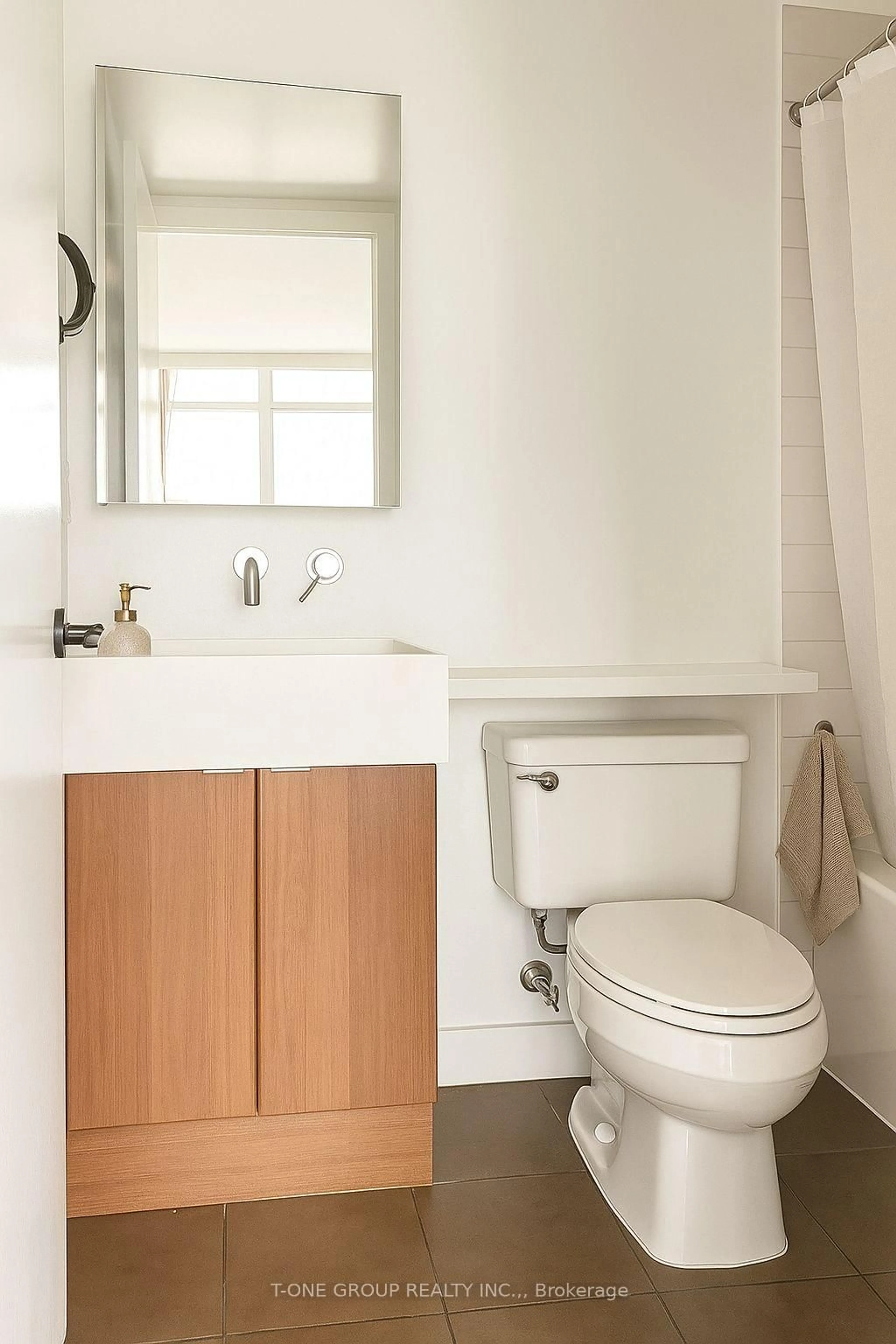 Standard bathroom, unknown for 11 Brunel Crt #510, Toronto Ontario M5V 3Y3