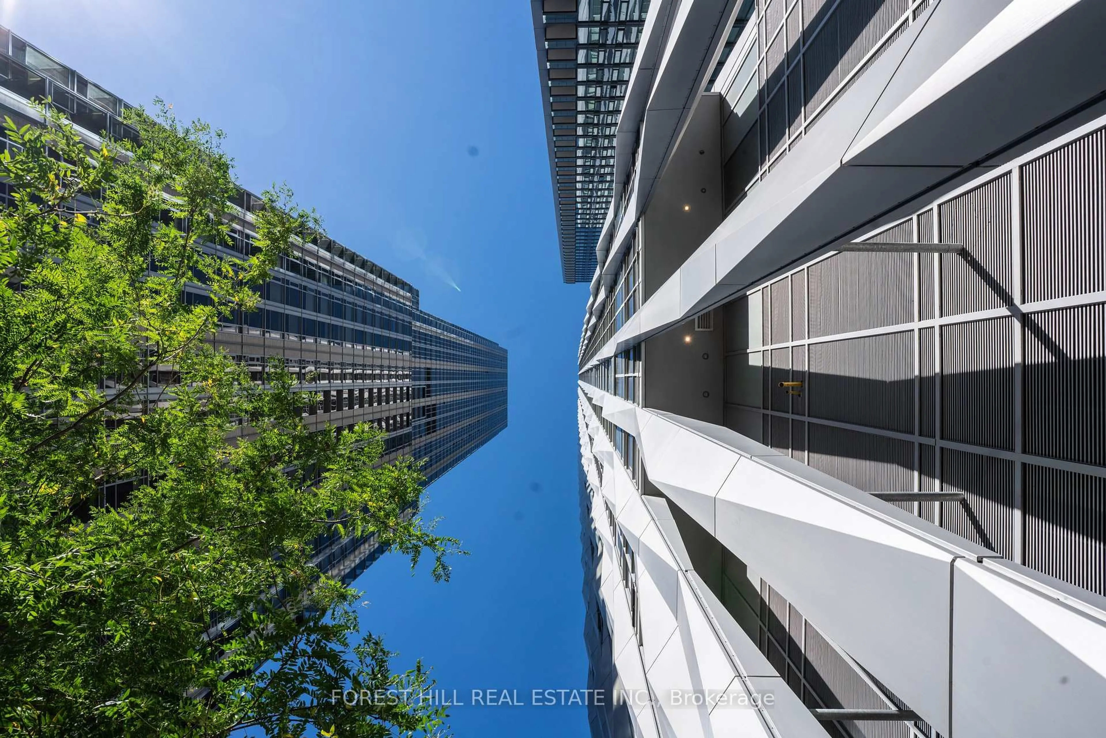 A pic from outside/outdoor area/front of a property/back of a property/a pic from drone, city buildings view from balcony for 1 Yorkville Ave #4101, Toronto Ontario M4W 0B1