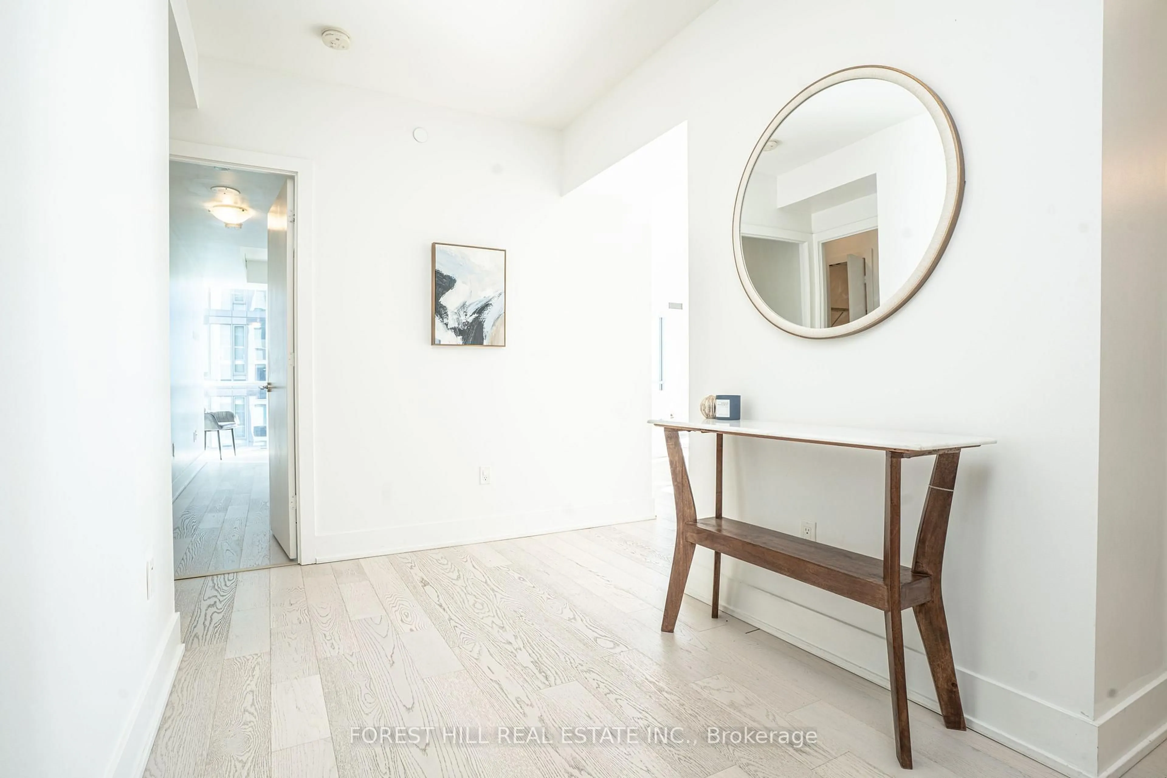 Indoor entryway for 1 Yorkville Ave #4101, Toronto Ontario M4W 0B1