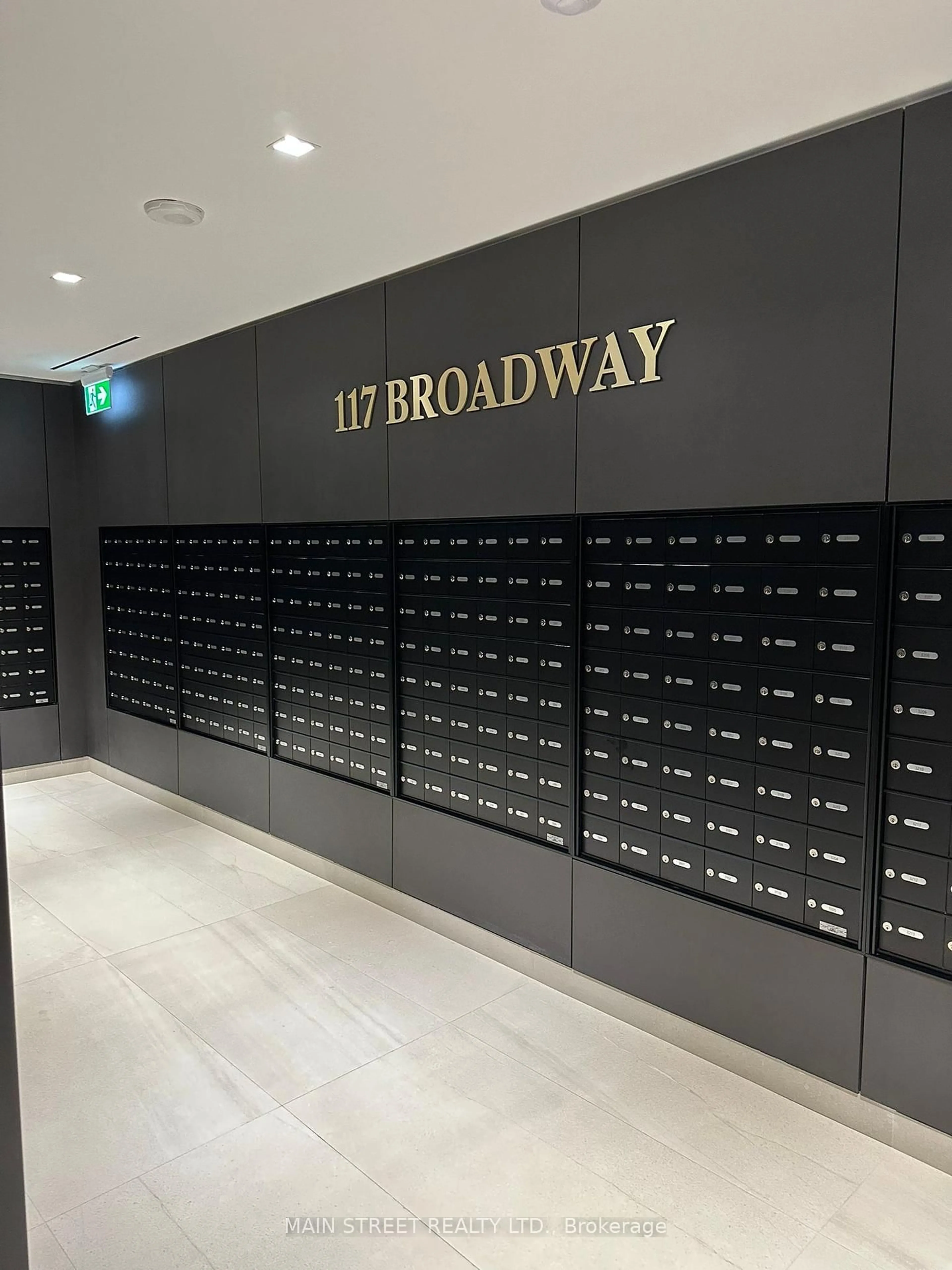 Indoor foyer for 117 Broadway Ave #2207, Toronto Ontario M4P 1V3