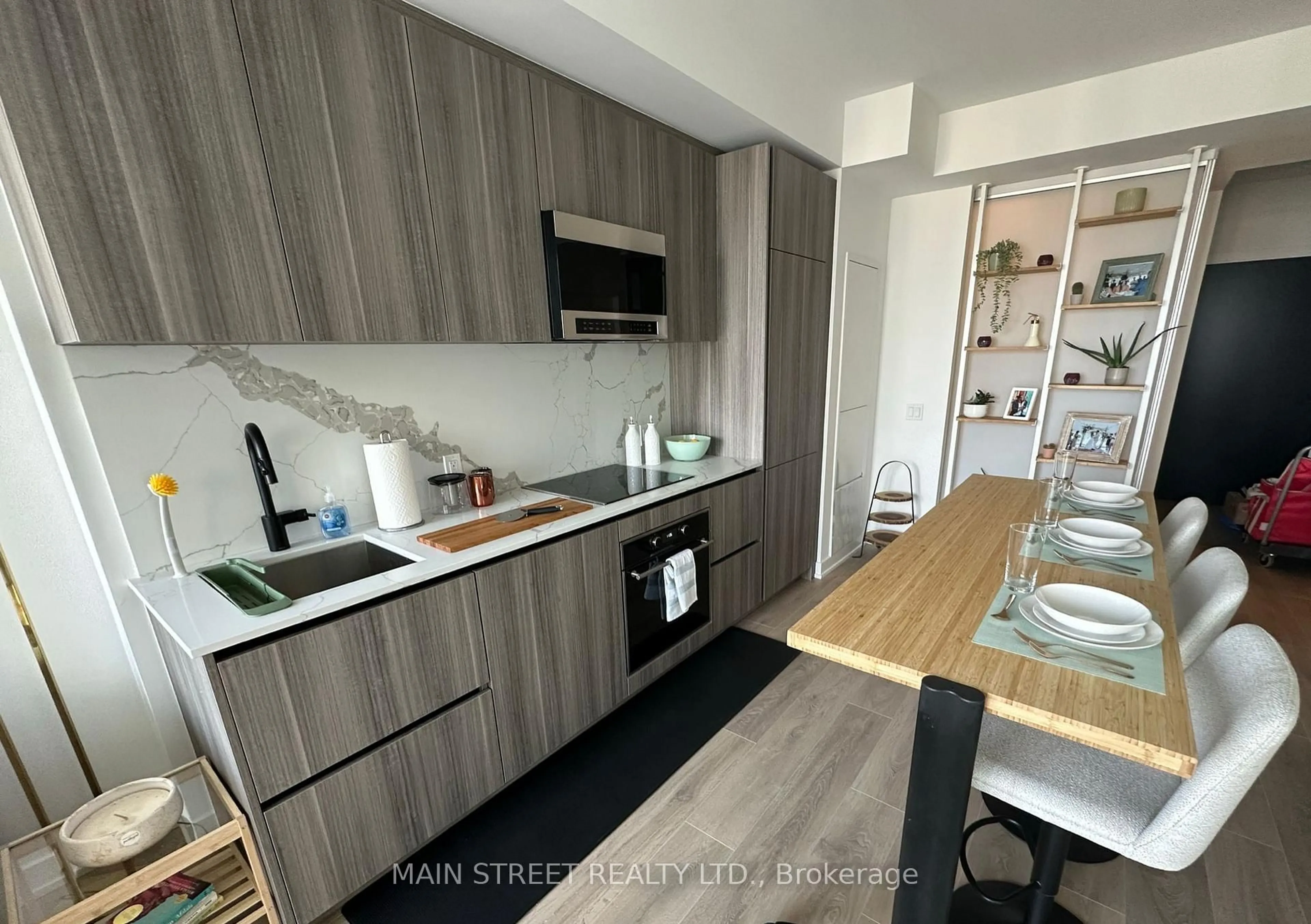 Standard kitchen, unknown for 117 Broadway Ave #2207, Toronto Ontario M4P 1V3