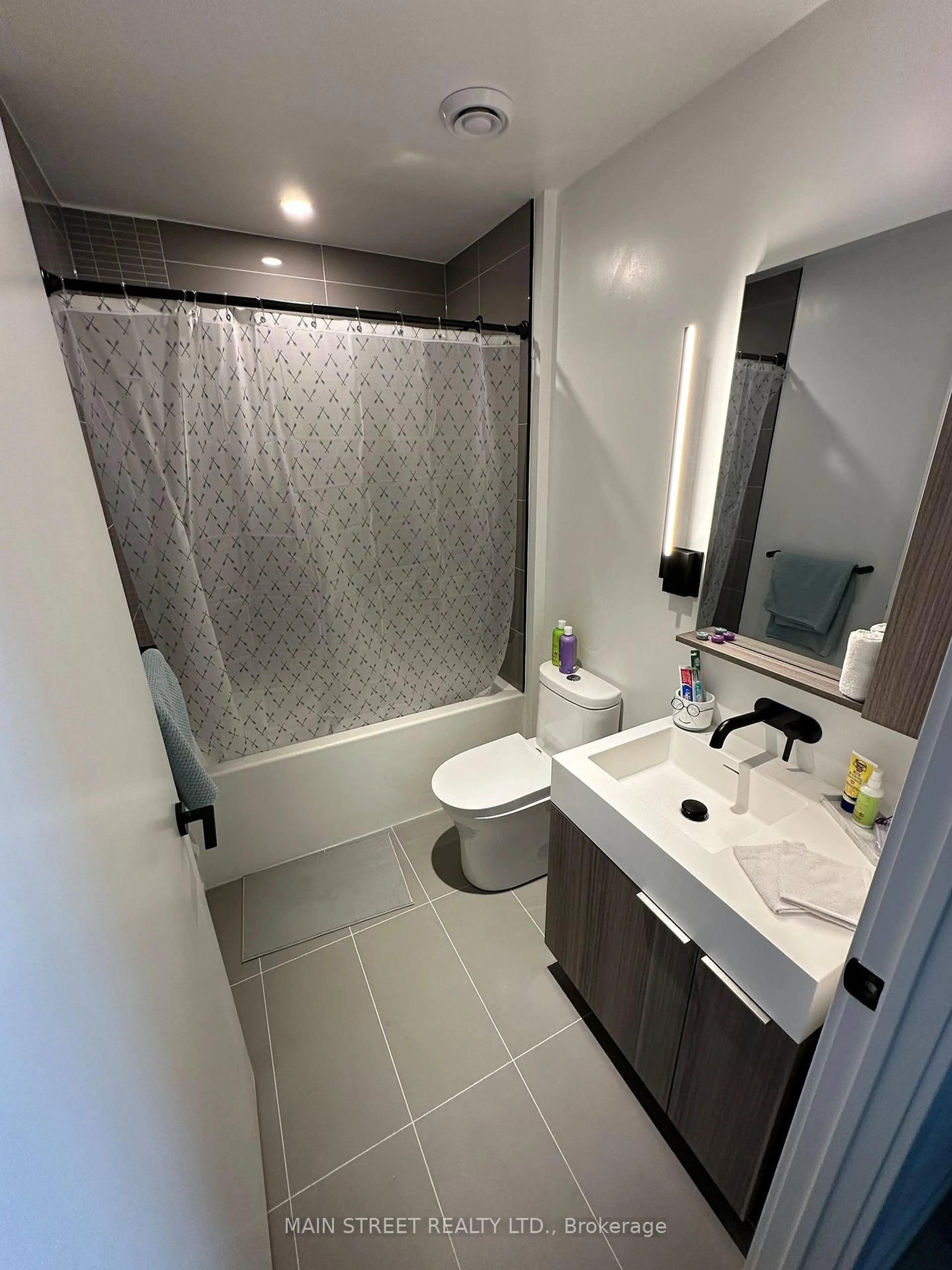 Standard bathroom, unknown for 117 Broadway Ave #2207, Toronto Ontario M4P 1V3