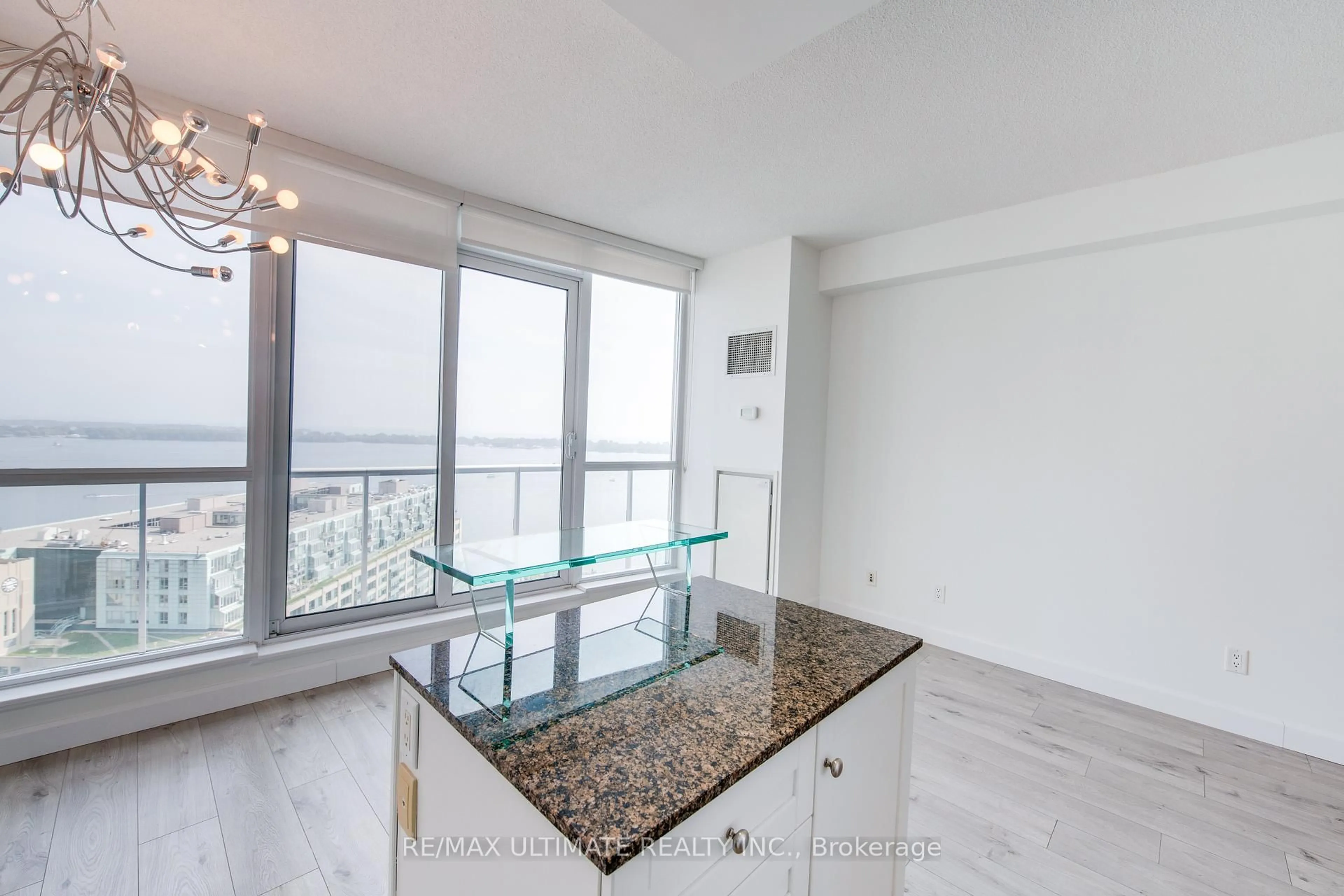 Unknown for 218 Queens Quay #2305, Toronto Ontario M5J 2Y6
