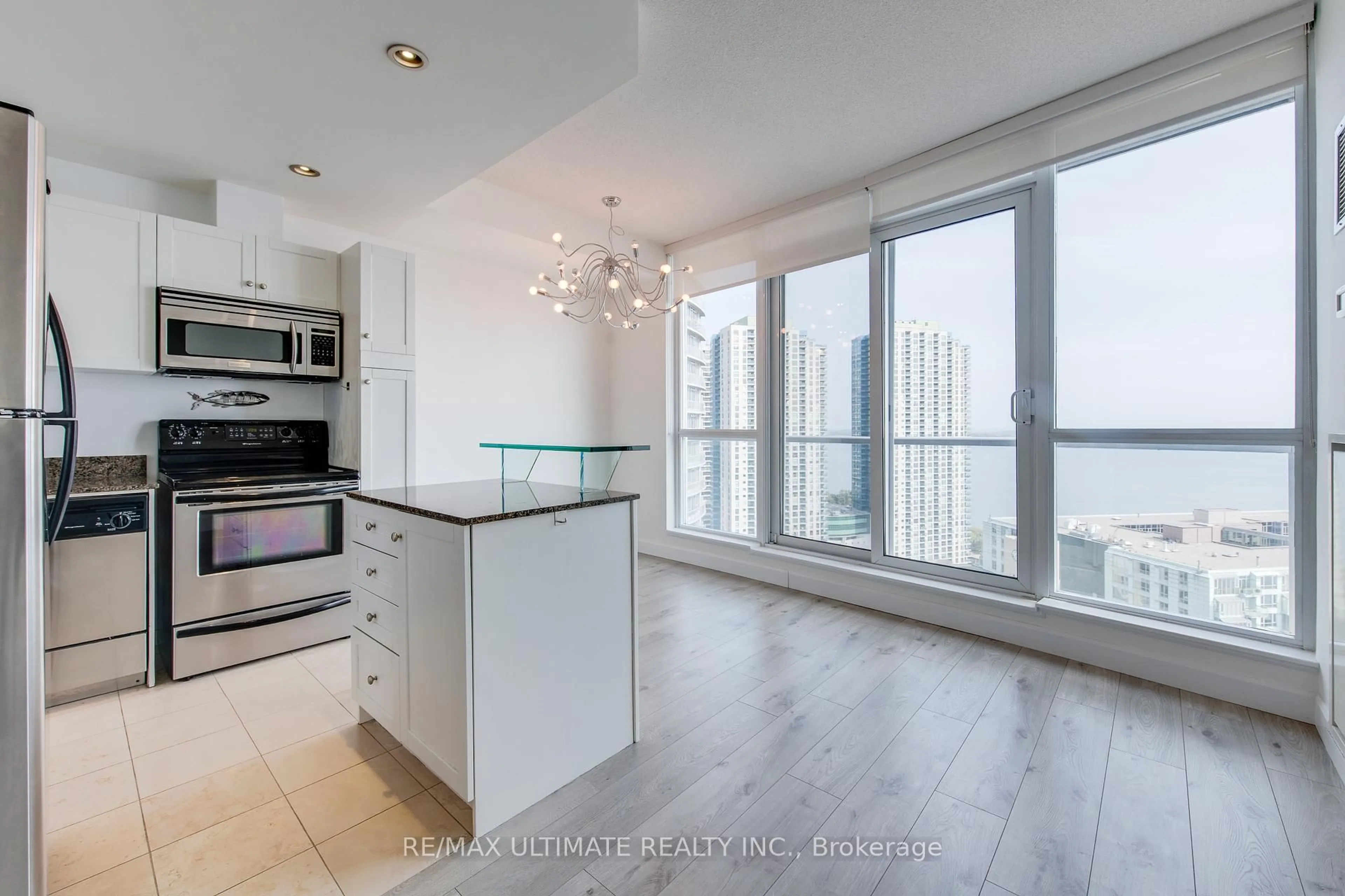 Open concept kitchen, unknown for 218 Queens Quay #2305, Toronto Ontario M5J 2Y6