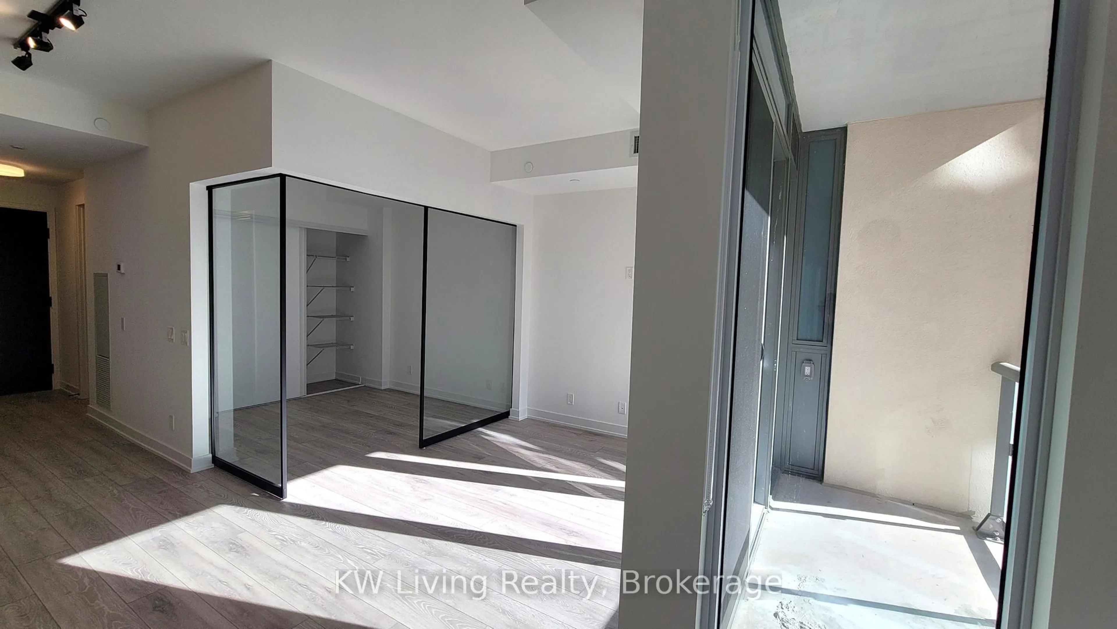 Unknown for 108 Peter St #1211, Toronto Ontario M5V 0W2