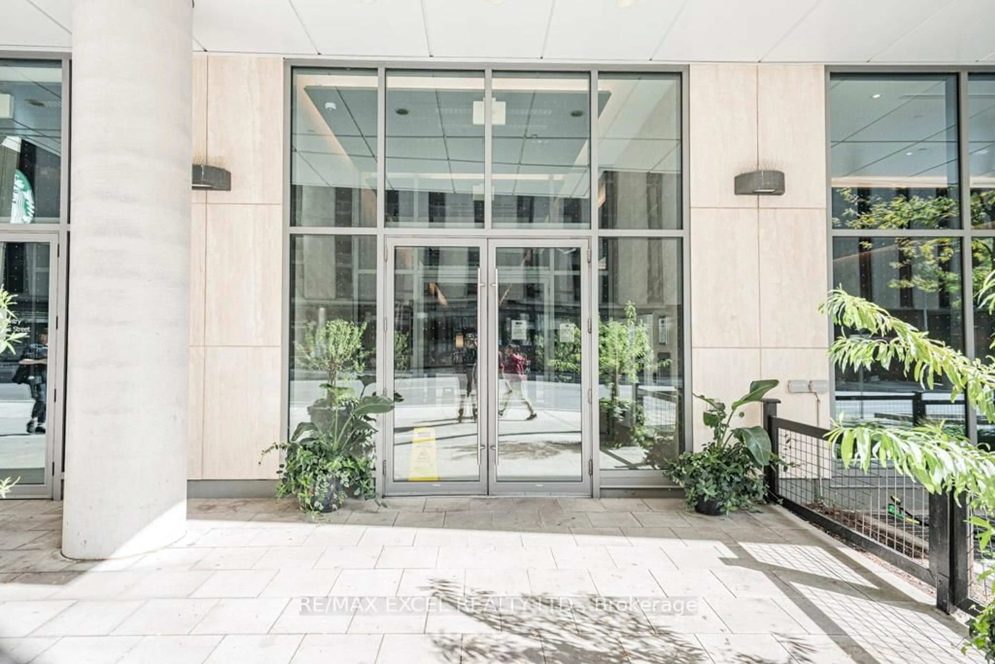 Unknown for 2221 Yonge St #1302, Toronto Ontario M4S 0B8