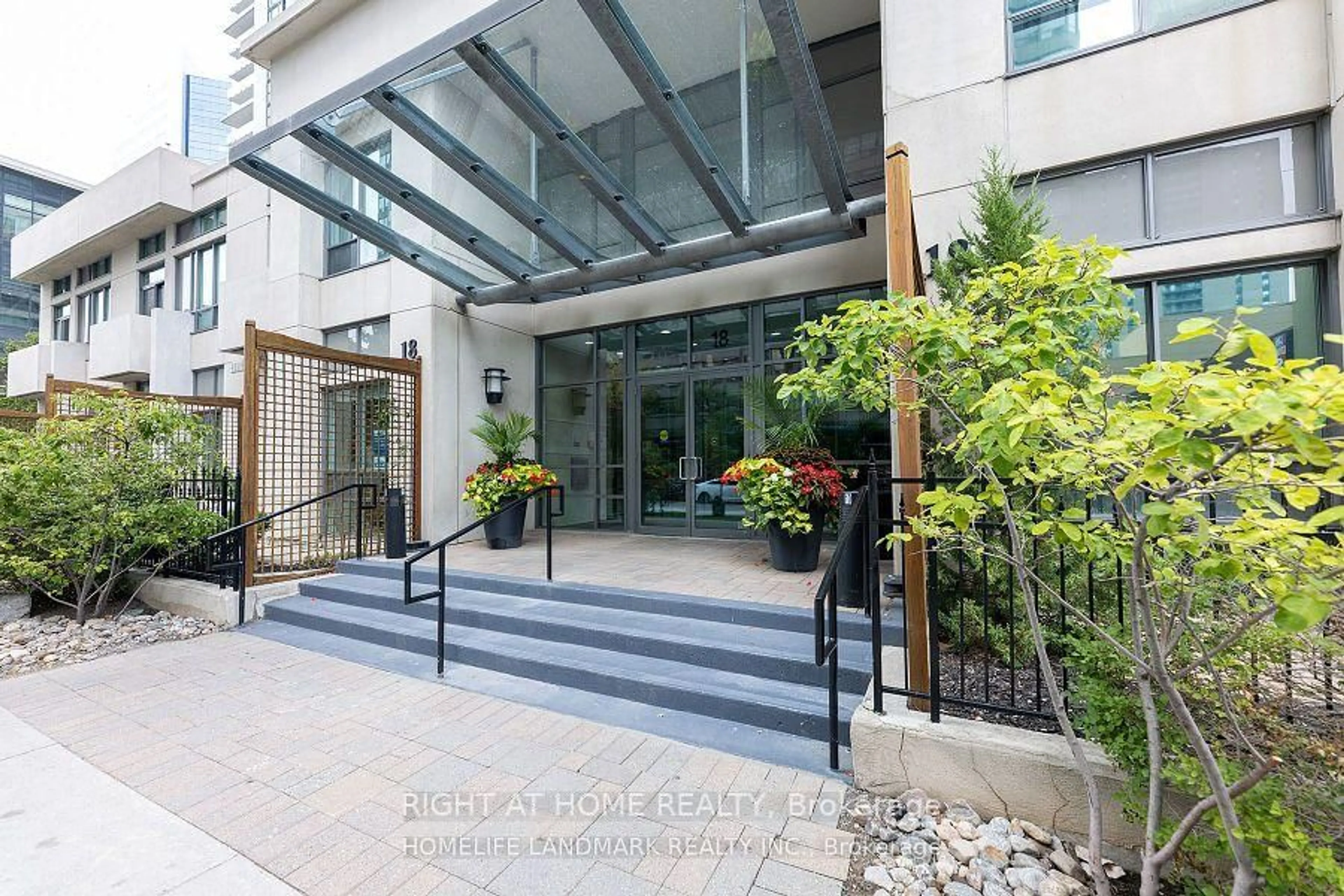 Indoor foyer for 18 Spring Garden Ave #3310, Toronto Ontario M2N 7M2